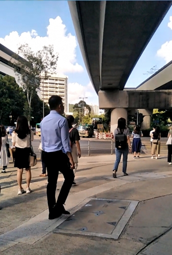 街头少妇   [18P] - [秀人套图]