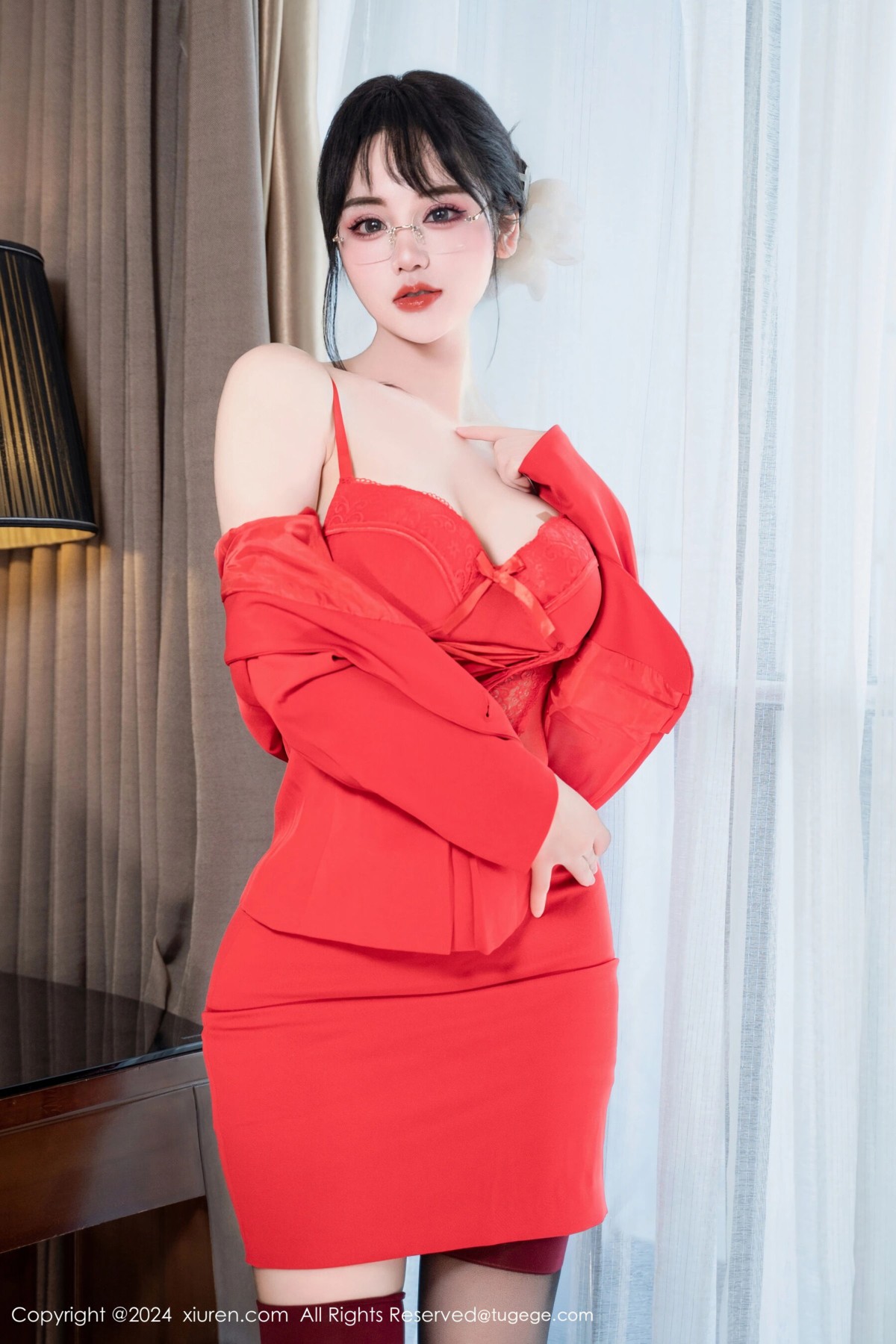 【XiuRen秀人網】20240409Vol8360汐汐愛吃草莓【60P】-[秀人套图]