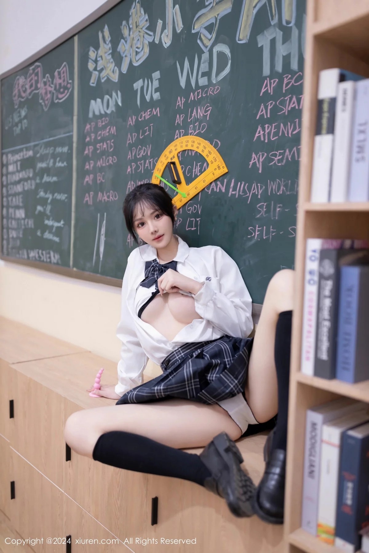 【XiuRen秀人網】20240202Vol8058怮怮【80P】-[秀人套图]