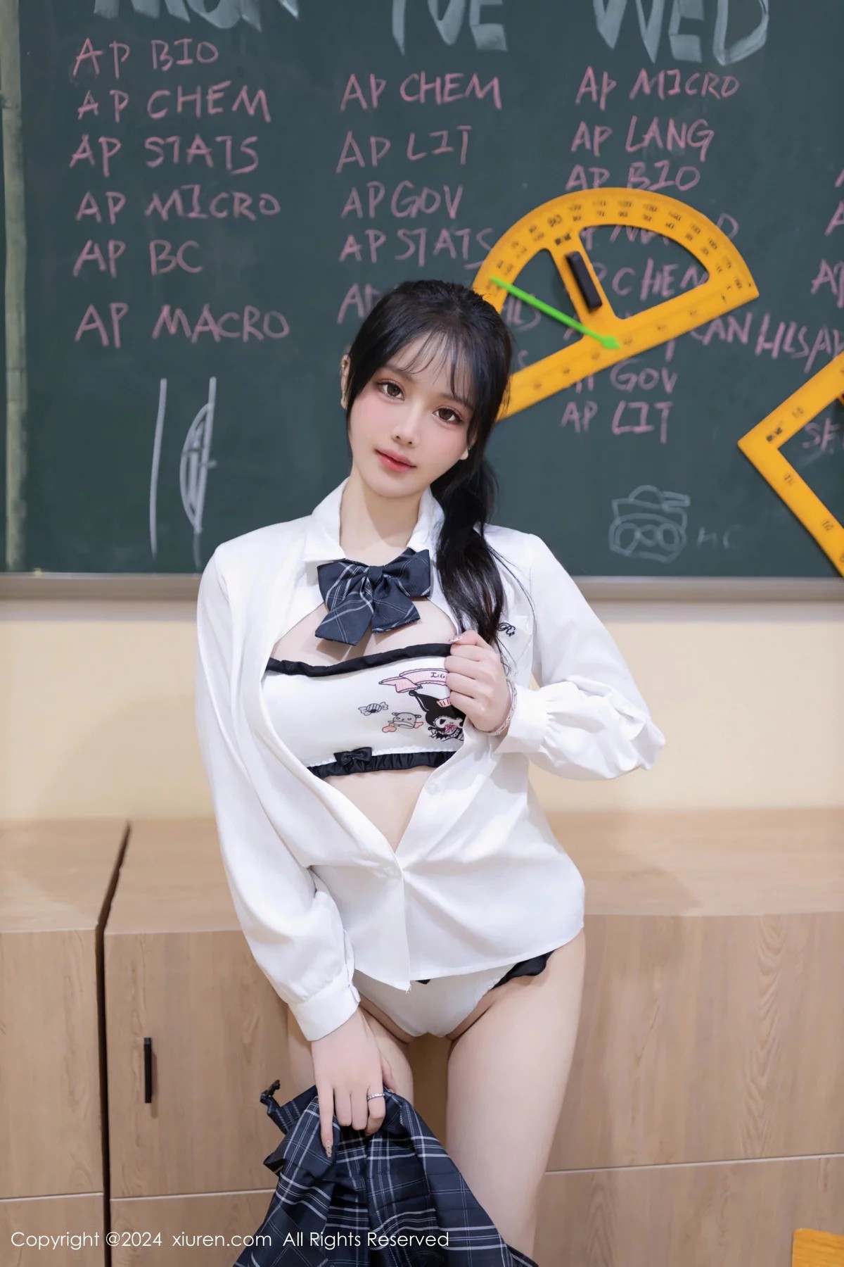 【XiuRen秀人網】20240202Vol8058怮怮【80P】-[秀人套图]