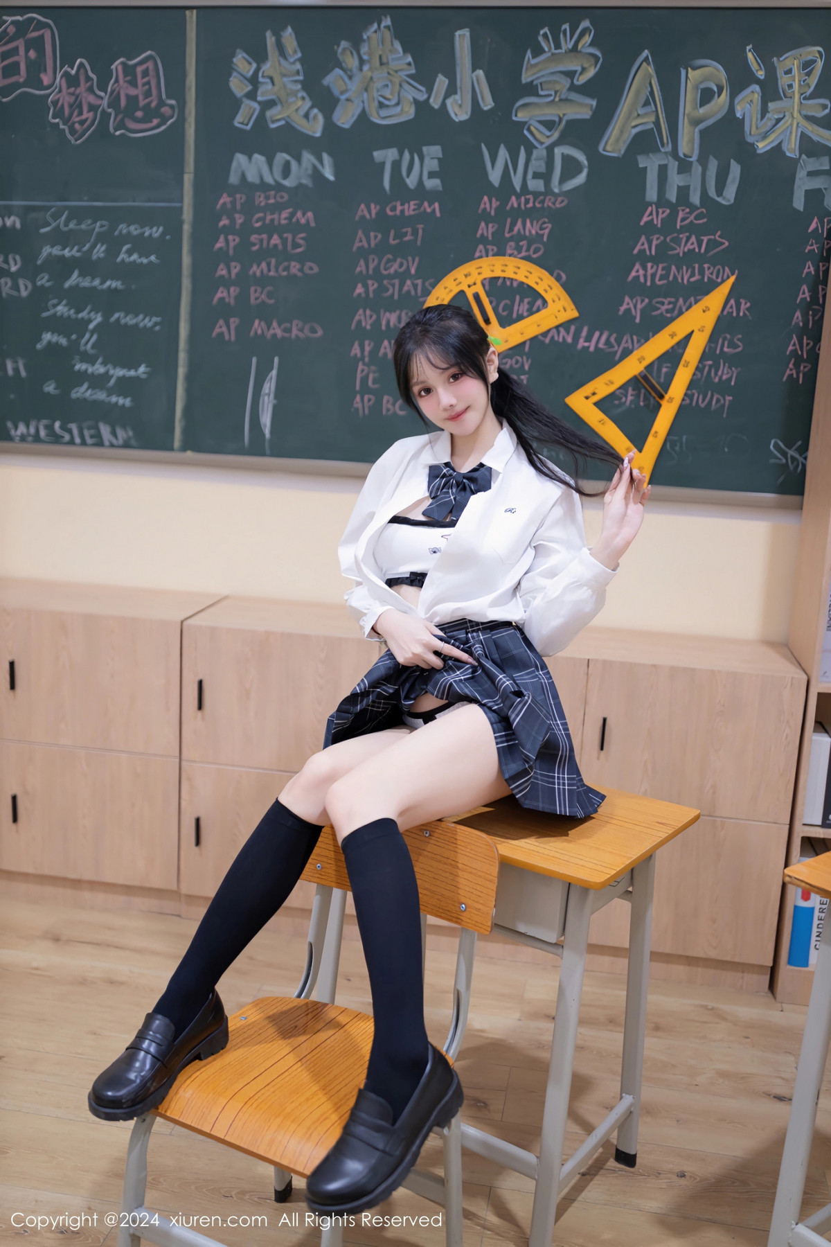 【XiuRen秀人網】20240202Vol8058怮怮【80P】-[秀人套图]