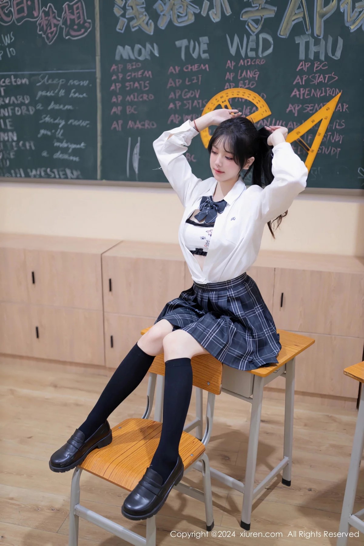 【XiuRen秀人網】20240202Vol8058怮怮【80P】-[秀人套图]