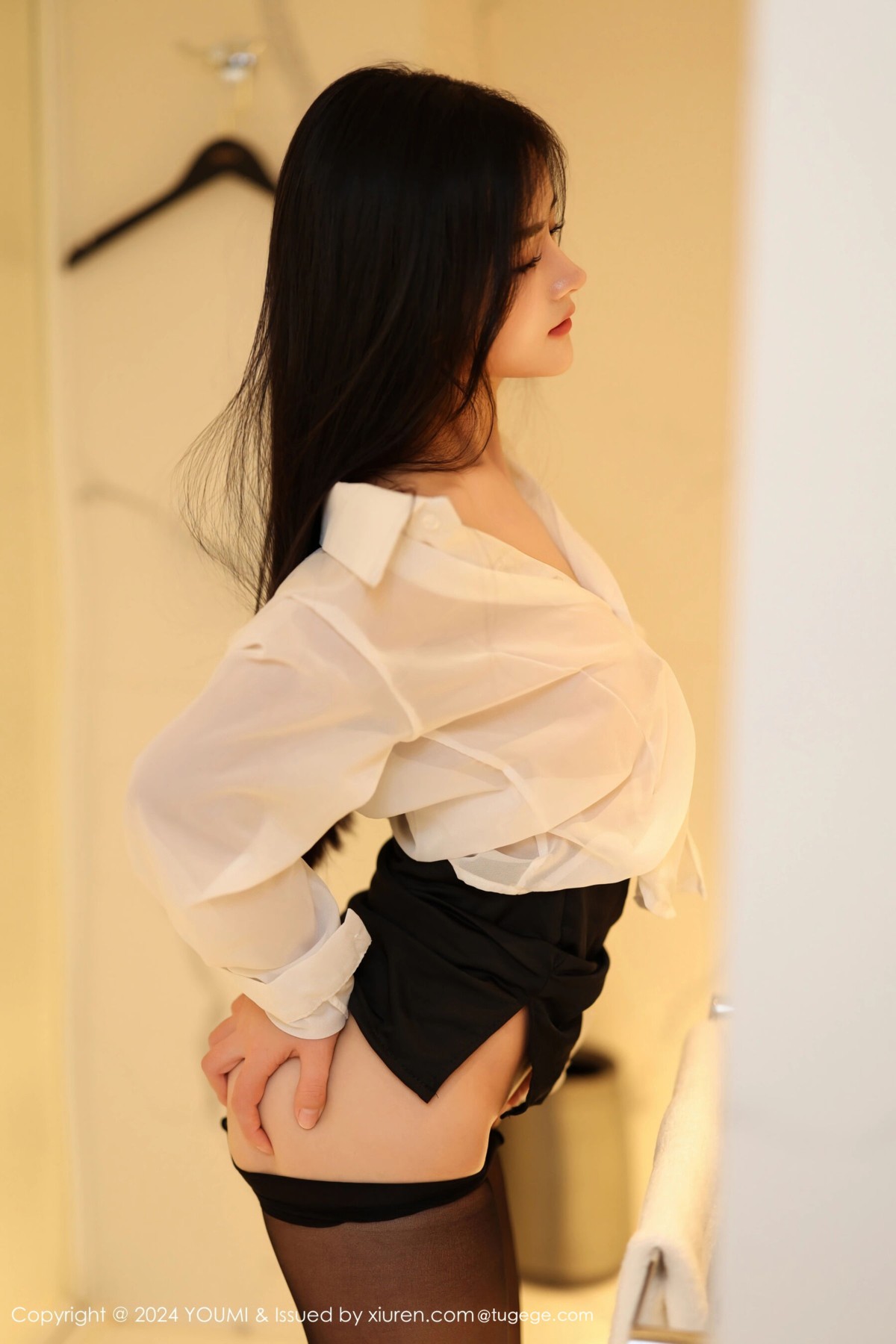 【YOUMI尤蜜薈】20240412Vol1050譚小靈【90P】-[秀人套图]