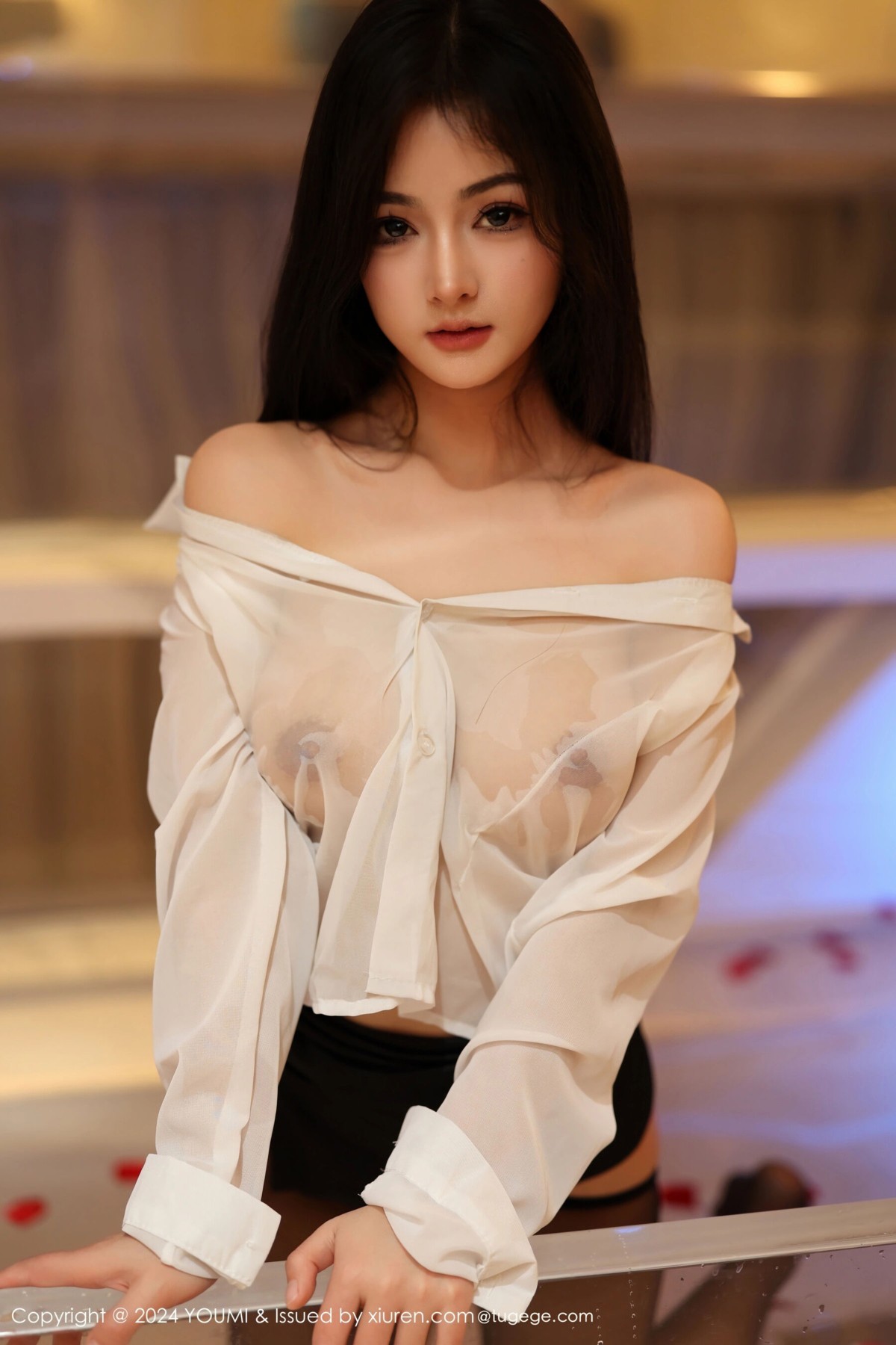 【YOUMI尤蜜薈】20240412Vol1050譚小靈【90P】-[秀人套图]