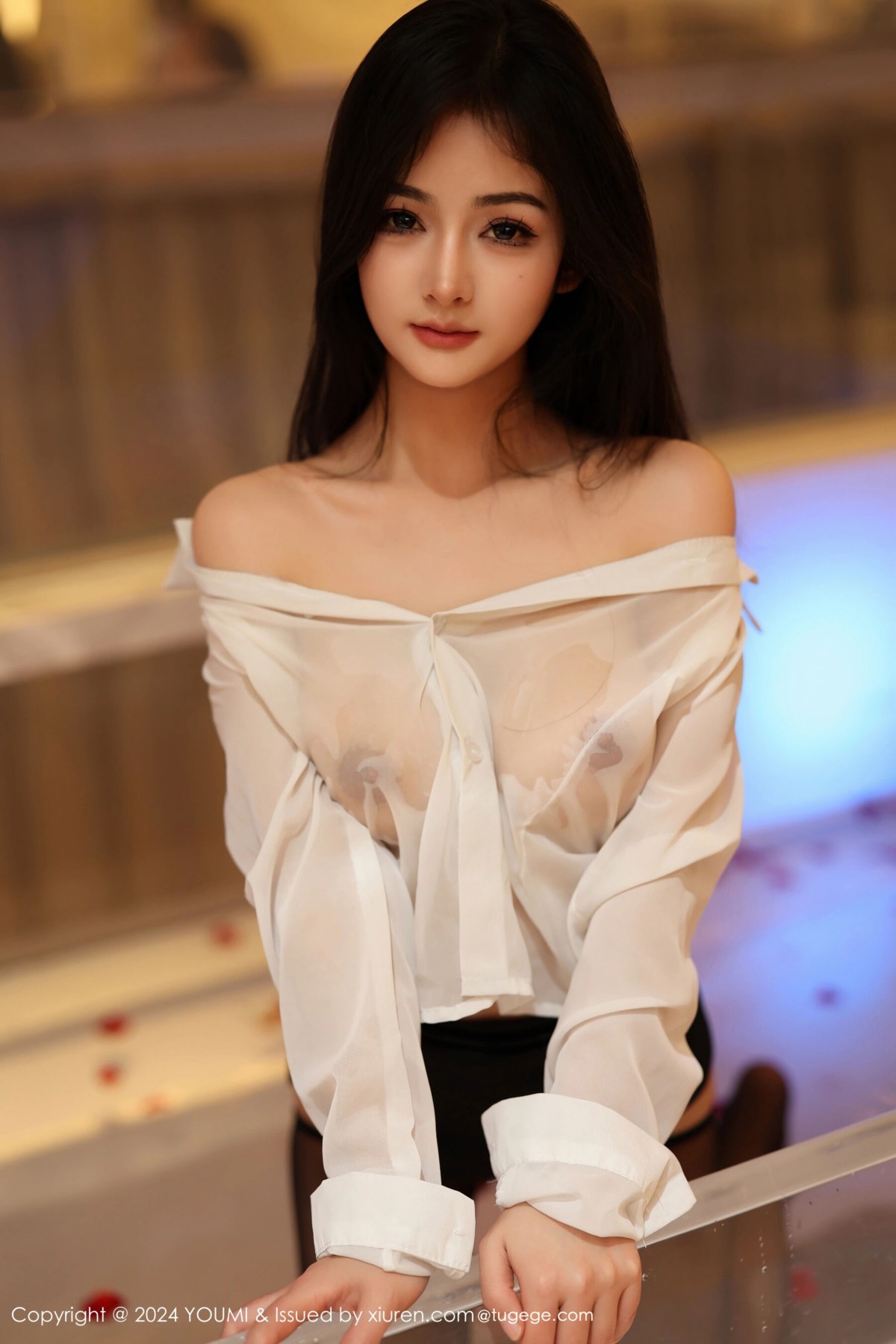 【YOUMI尤蜜薈】20240412Vol1050譚小靈【90P】-[秀人套图]