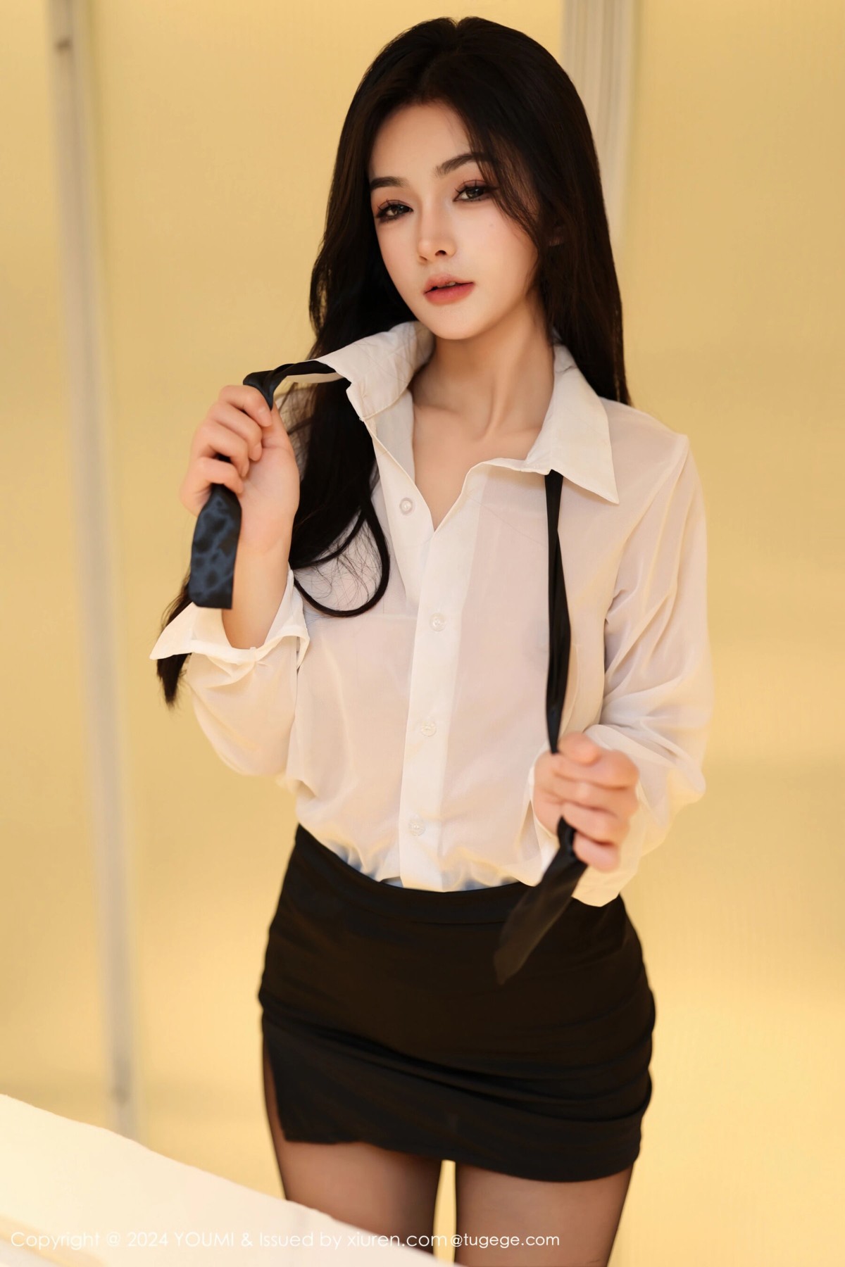 【YOUMI尤蜜薈】20240412Vol1050譚小靈【90P】-[秀人套图]