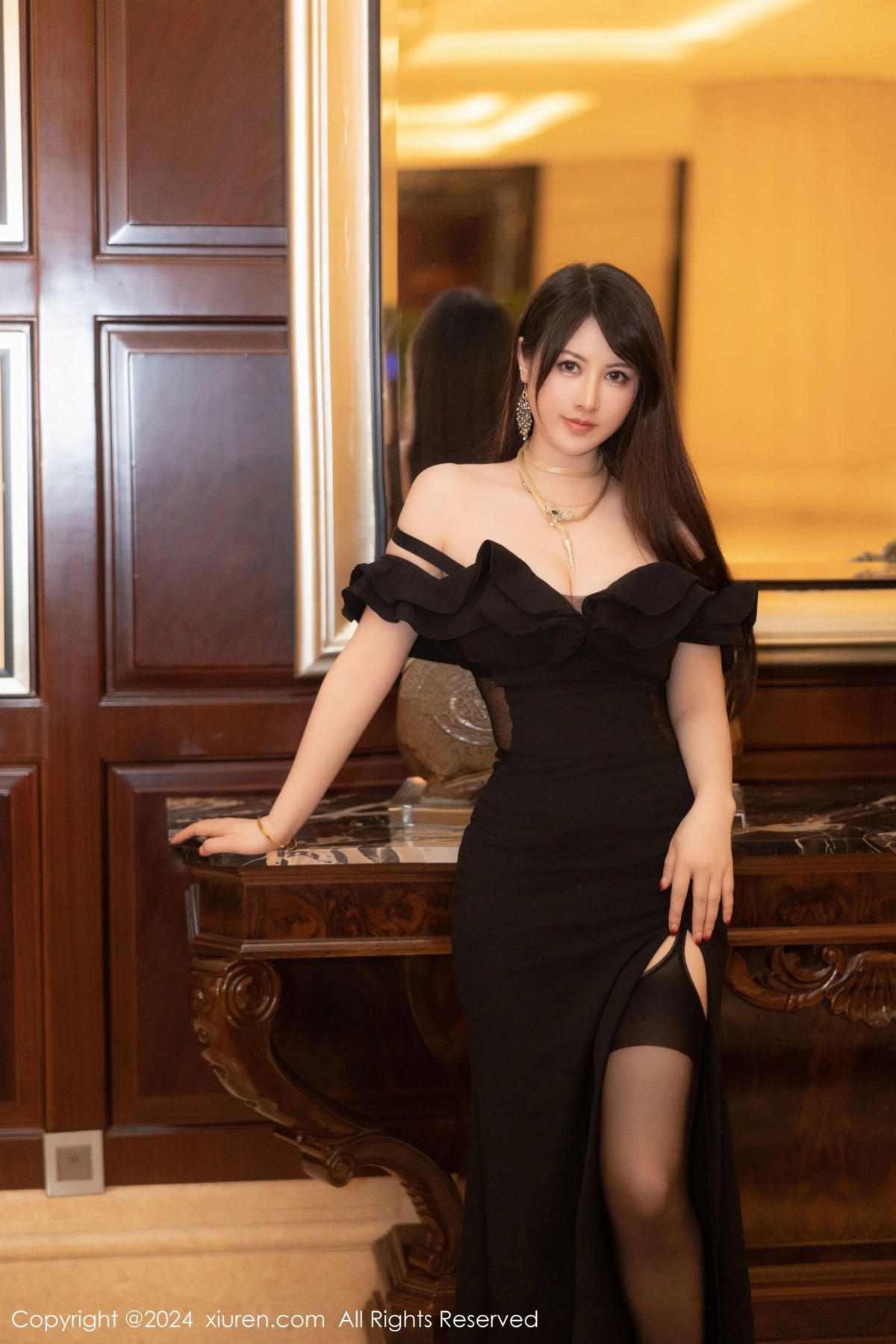 【XiuRen秀人網】20240416Vol8397詩詩kiki【81P】-[秀人套图]