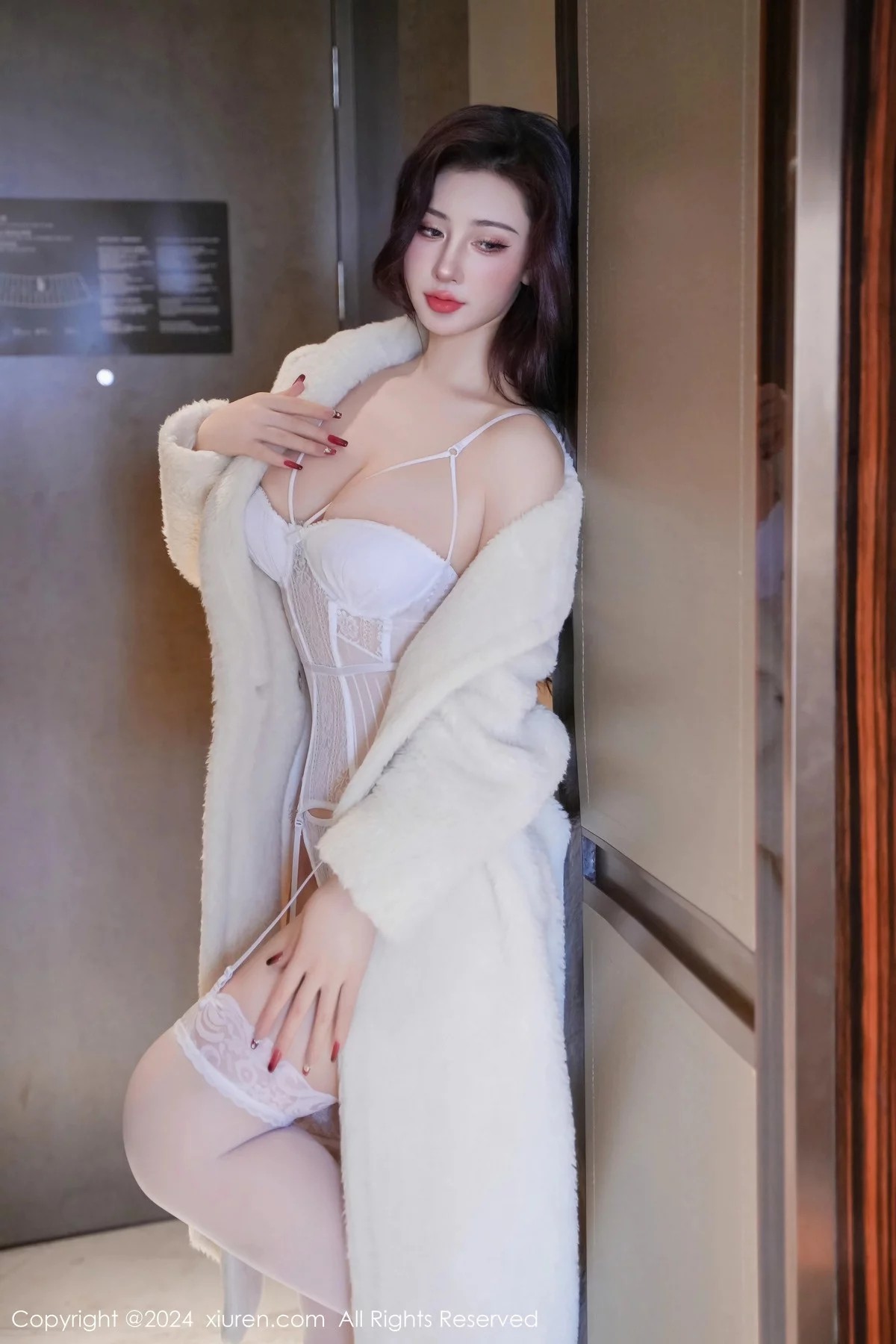 【XiuRen秀人網】20240118Vol7978蕾蕾醒了沒【75P】-[秀人套图]