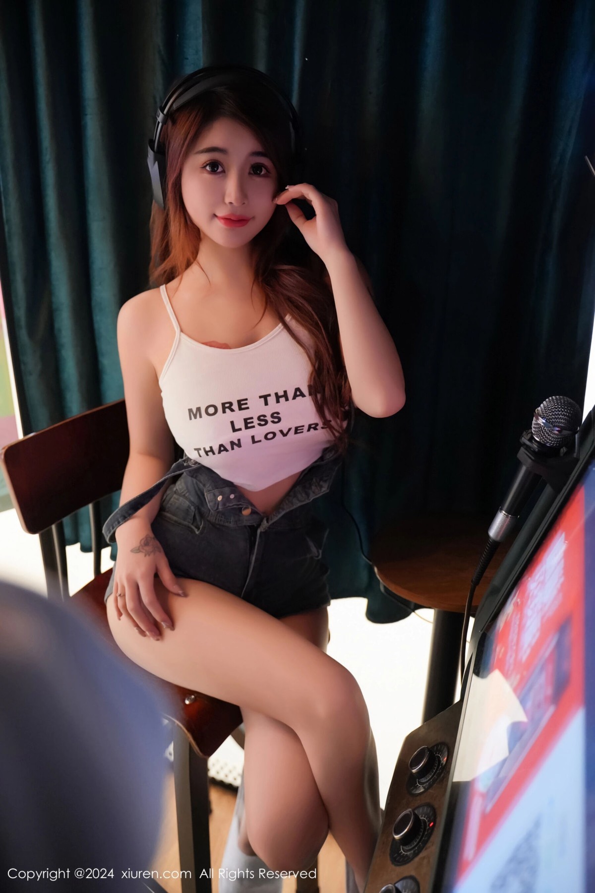 【XiuRen秀人網】20240509Vol8506美七Mia【99P】-[秀人套图]