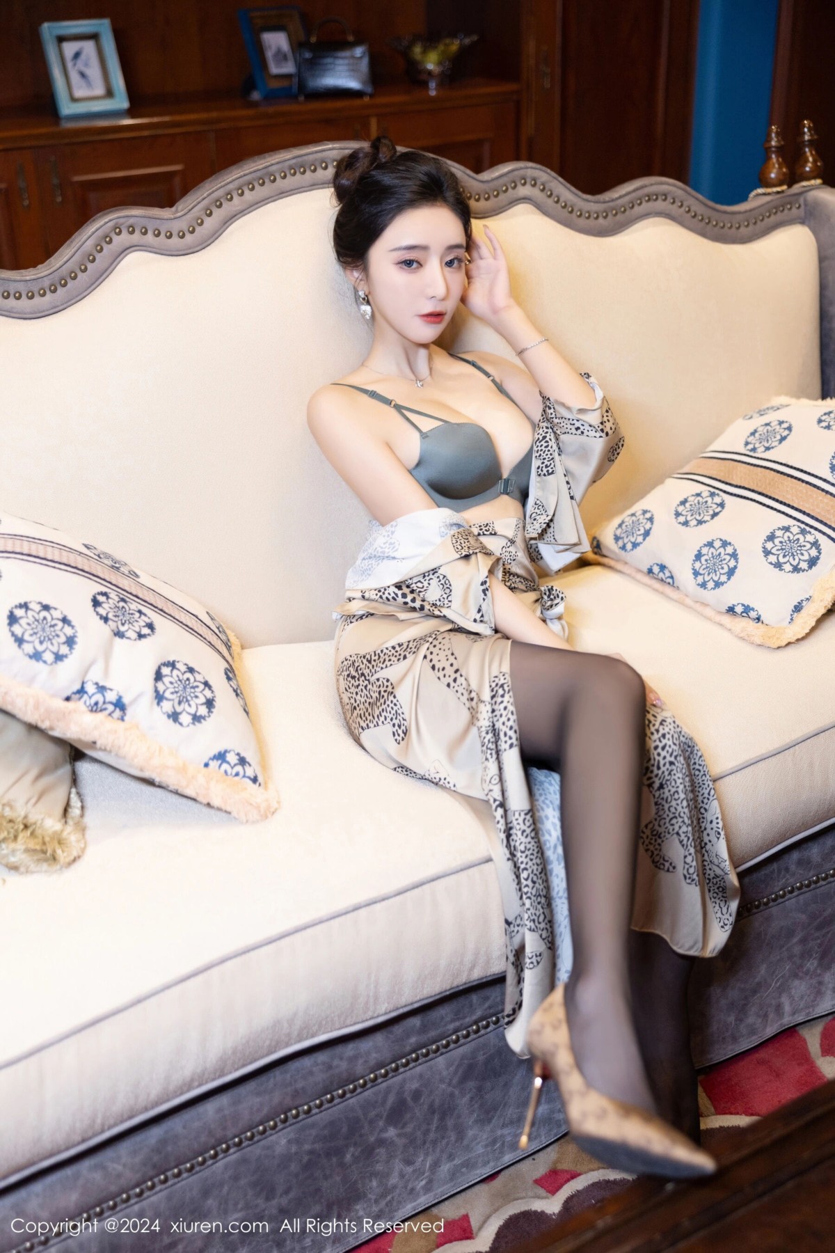 【XiuRen秀人網】20240509Vol8510王馨瑤yanni【82P】-[秀人套图]