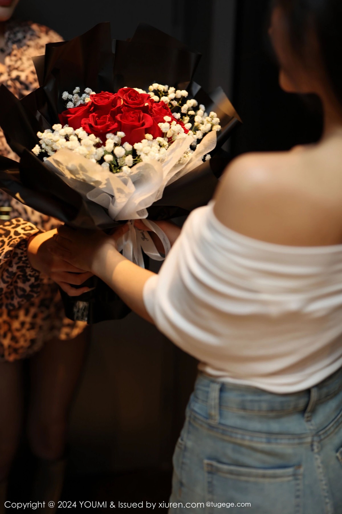 【YOUMI尤蜜薈】20240511Vol1061譚小靈【99P】-唯美貼圖-141華人社區-[秀人套图]