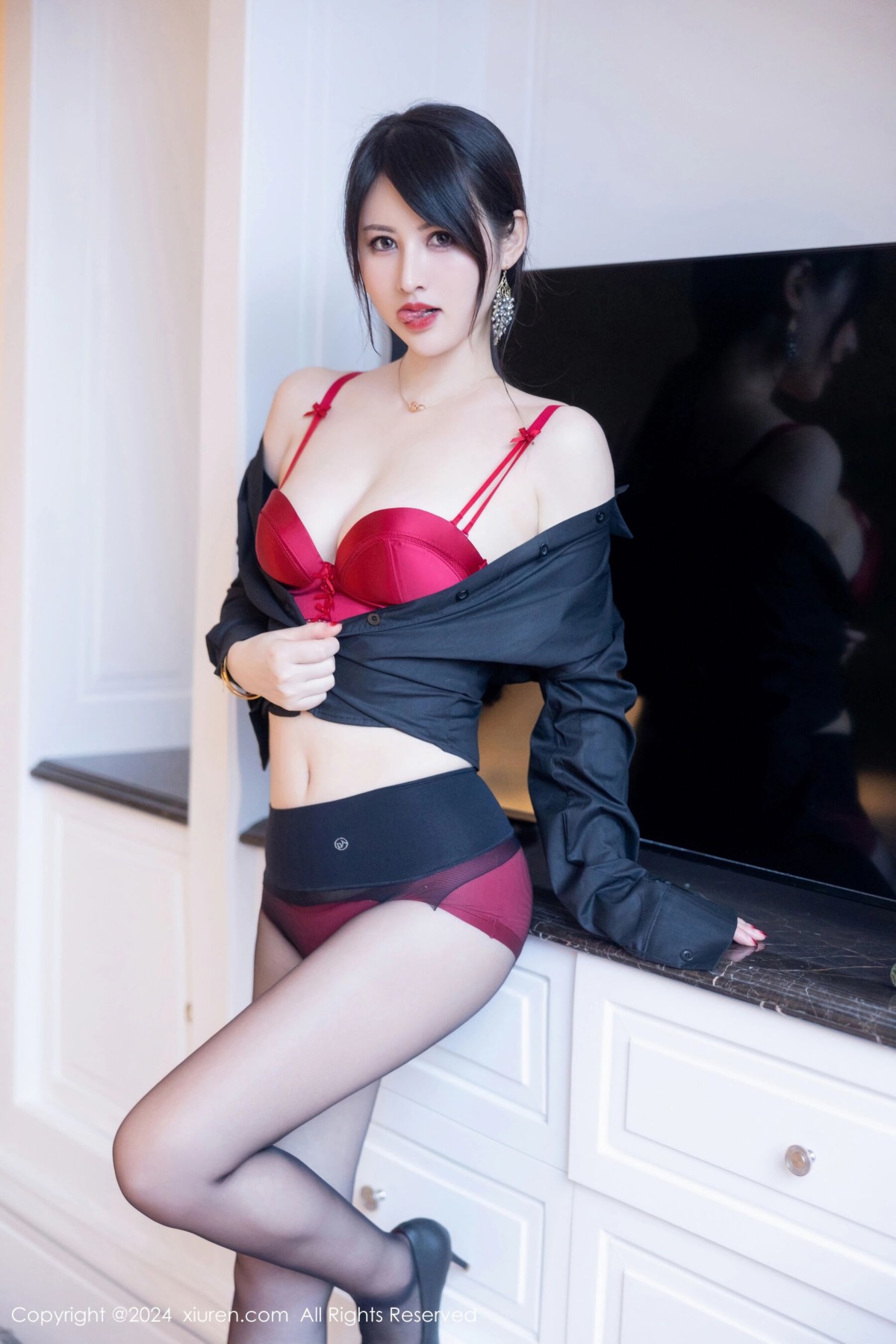 【XiuRen秀人網】20240520Vol8569詩詩kiki【83P】-[秀人套图]