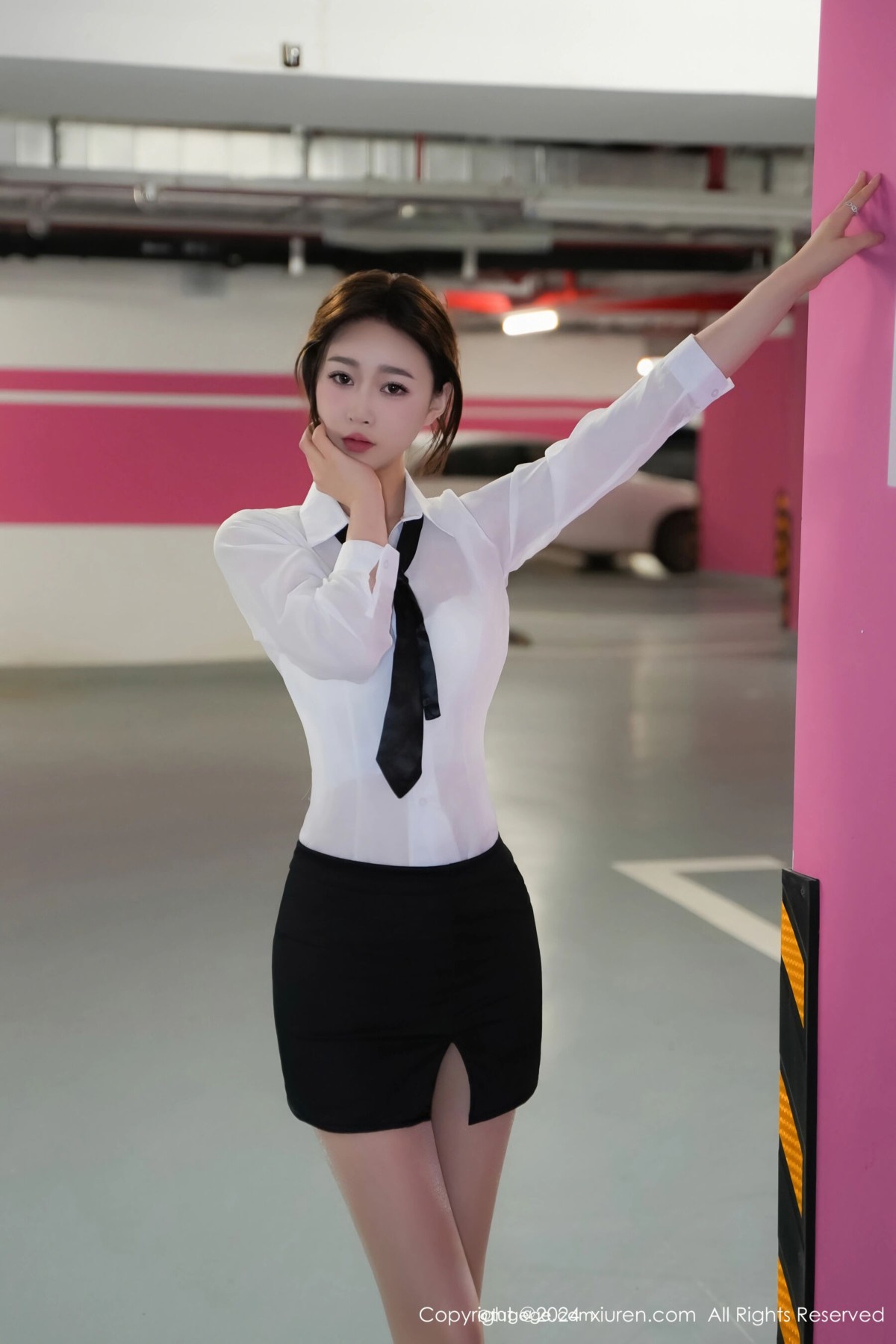 【XiuRen秀人網】20240529Vol8613軟糖愛喝奶【68P】-[秀人套图]