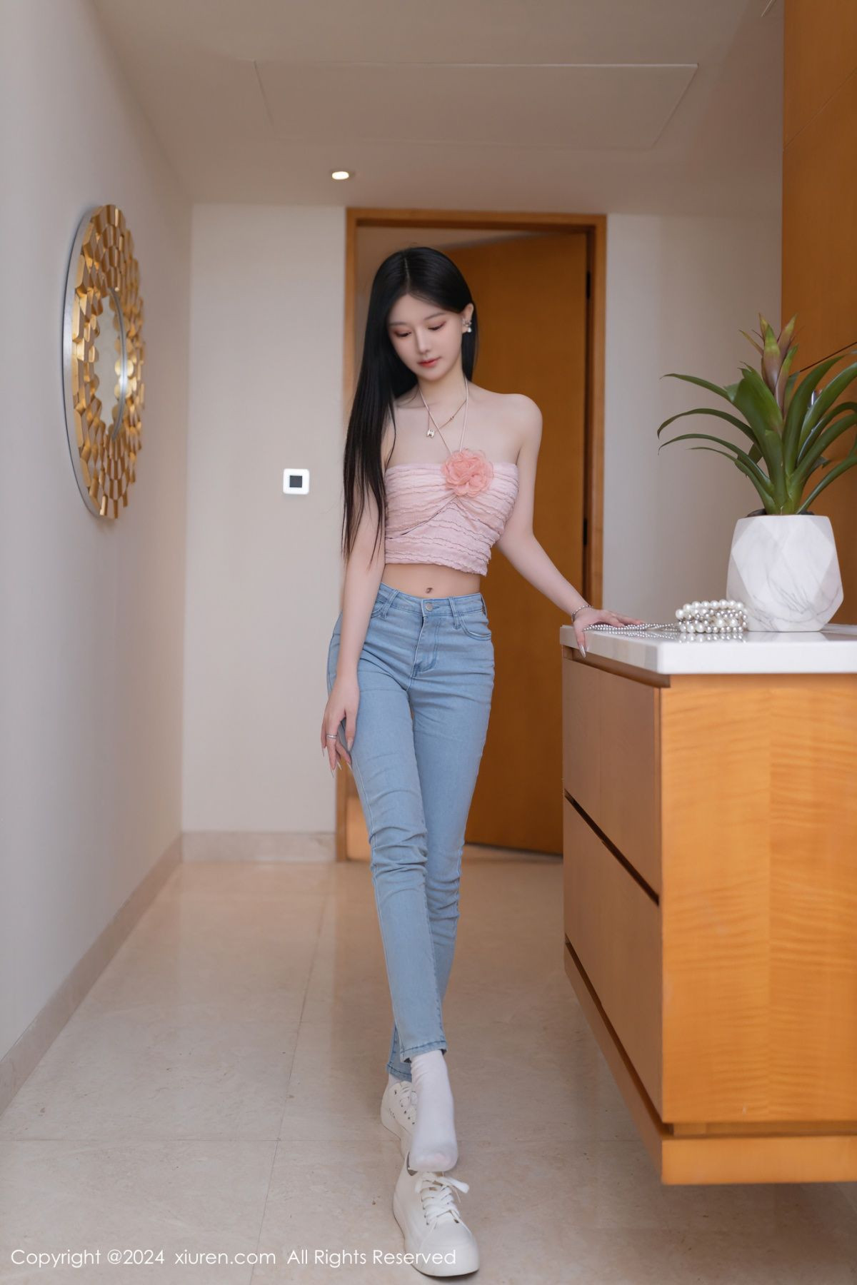 【XiuRen秀人網】20240607Vol8672幼幼【80P】-[秀人套图]