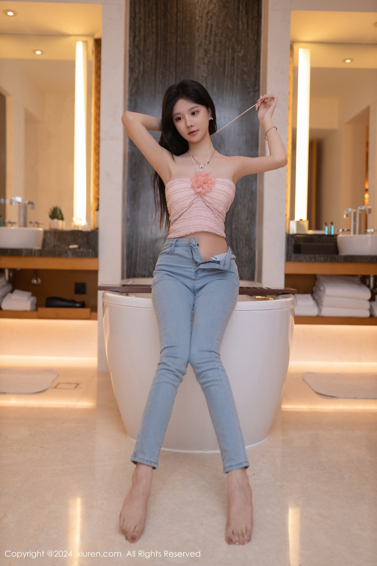 【XiuRen秀人網】20240607Vol8672幼幼【80P】-[秀人套图]