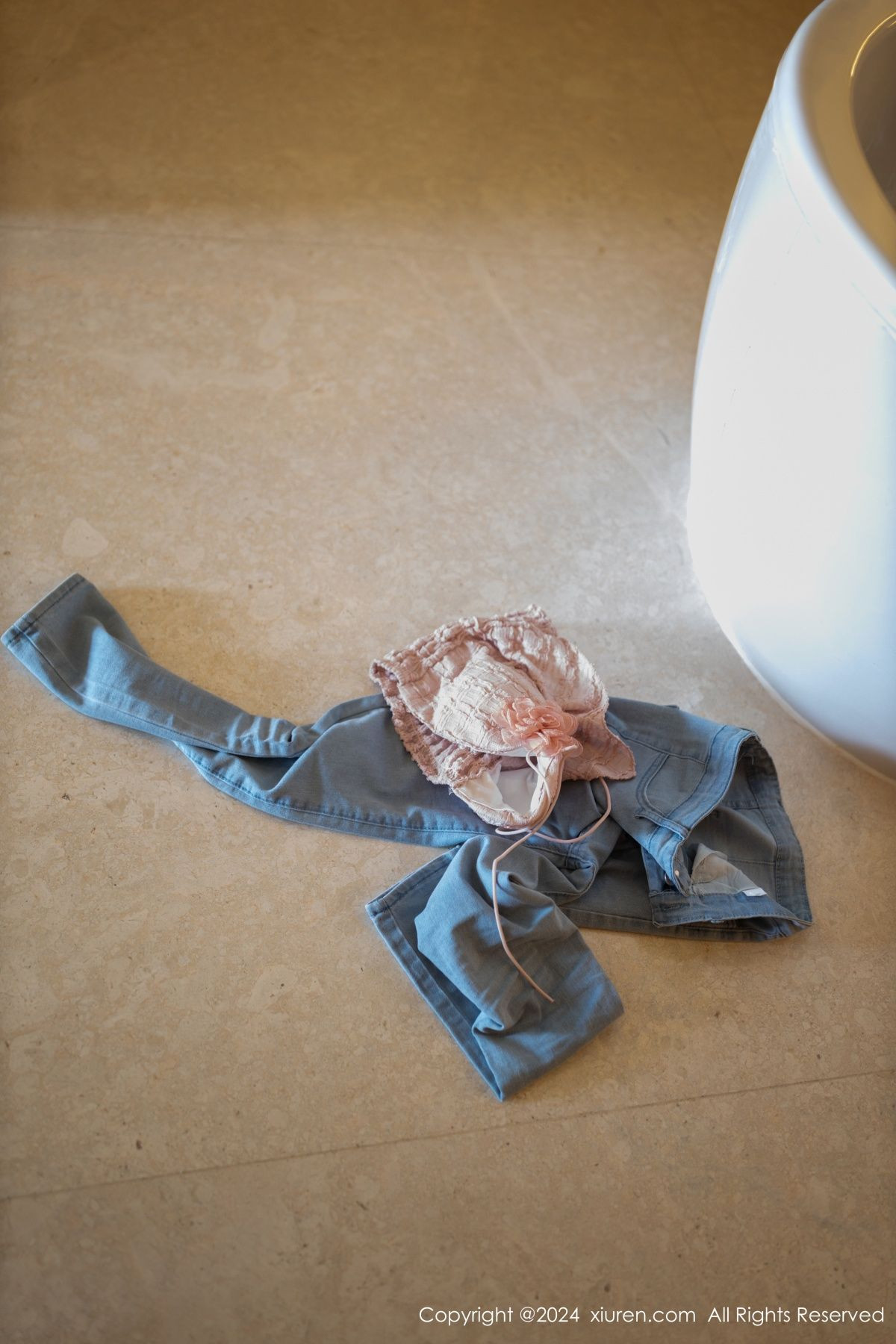 【XiuRen秀人網】20240607Vol8672幼幼【80P】-[秀人套图]