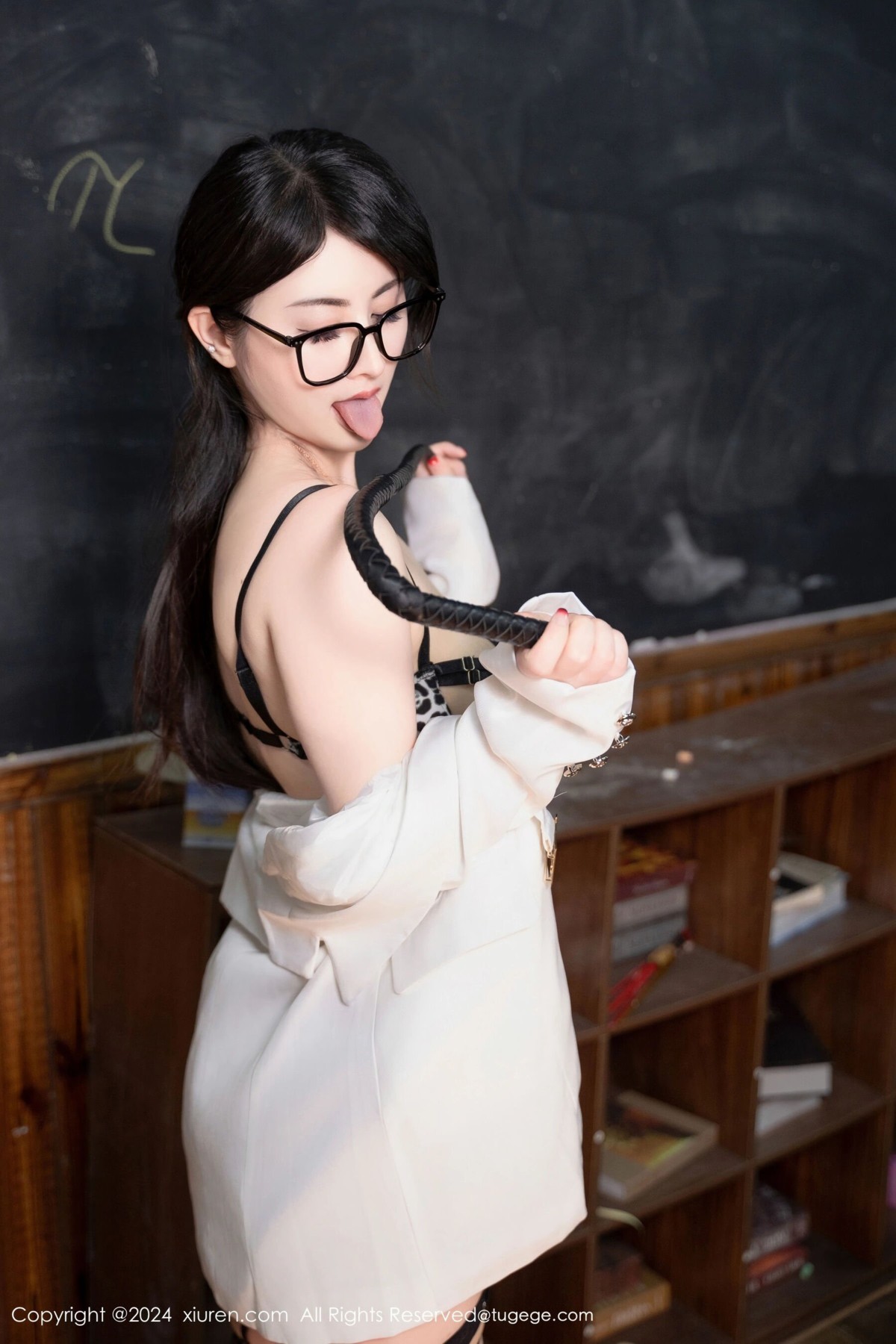 【XiuRen秀人網】20240613Vol8694詩詩kiki【94P】-[秀人套图]