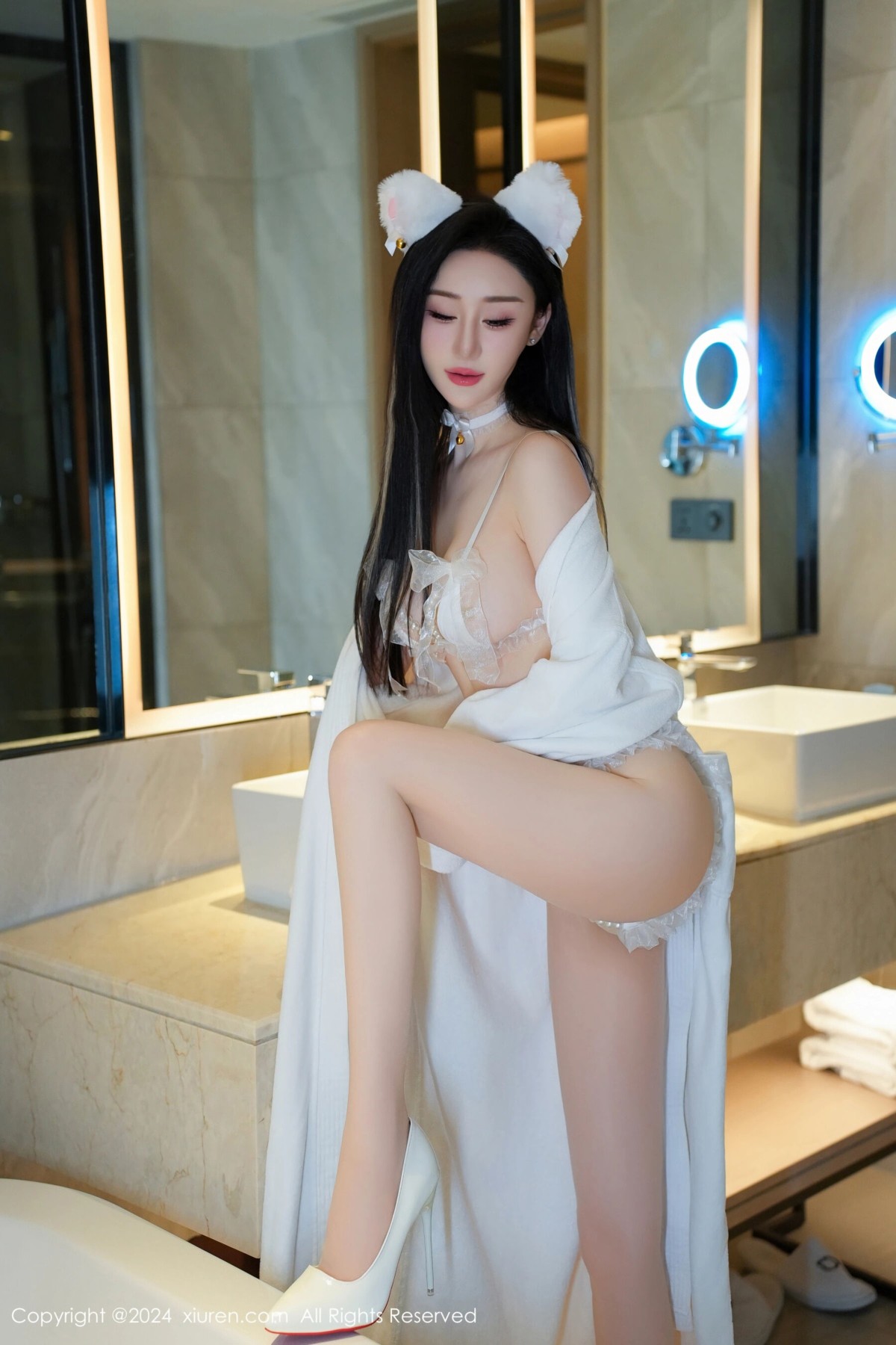 【XiuRen秀人網】20240611Vol8679田兮白【124P】-[秀人套图]