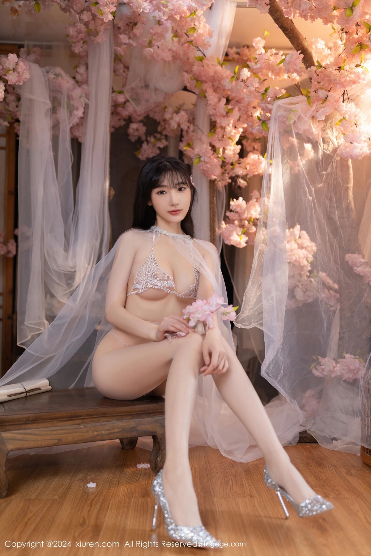 【XiuRen秀人網】20240704Vol8807陸萱萱【80P】-[秀人套图]