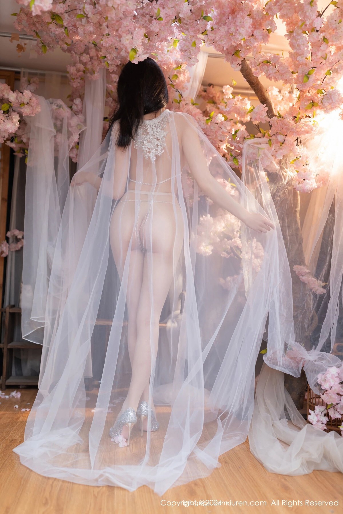 【XiuRen秀人網】20240704Vol8807陸萱萱【80P】-[秀人套图]