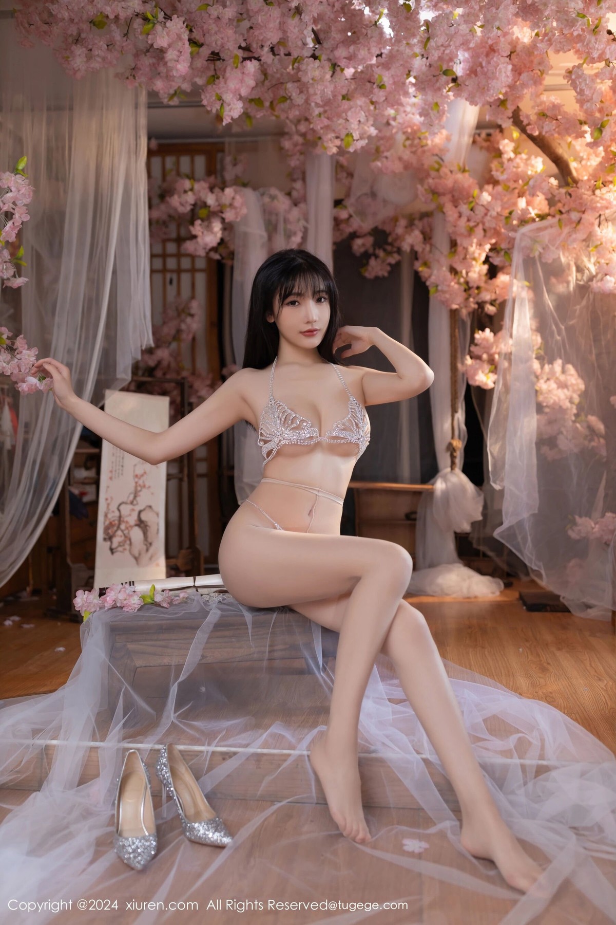 【XiuRen秀人網】20240704Vol8807陸萱萱【80P】-[秀人套图]