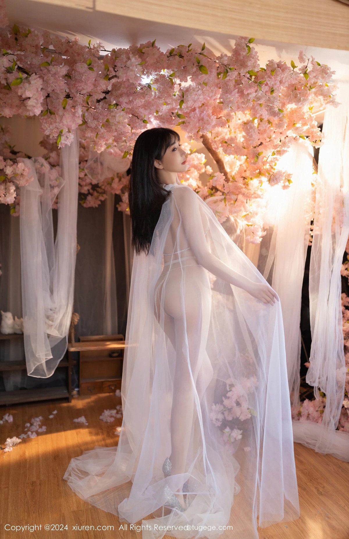 【XiuRen秀人網】20240704Vol8807陸萱萱【80P】-[秀人套图]