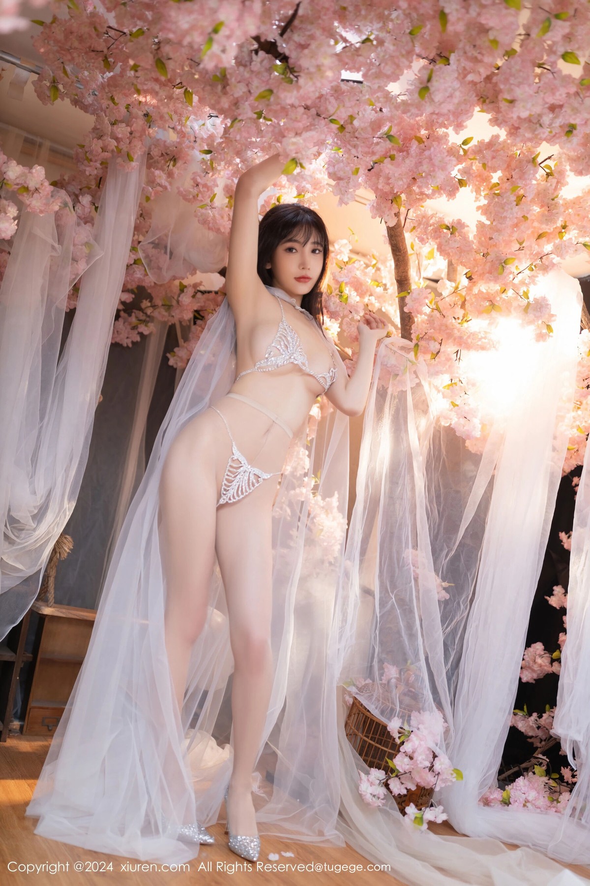 【XiuRen秀人網】20240704Vol8807陸萱萱【80P】-[秀人套图]