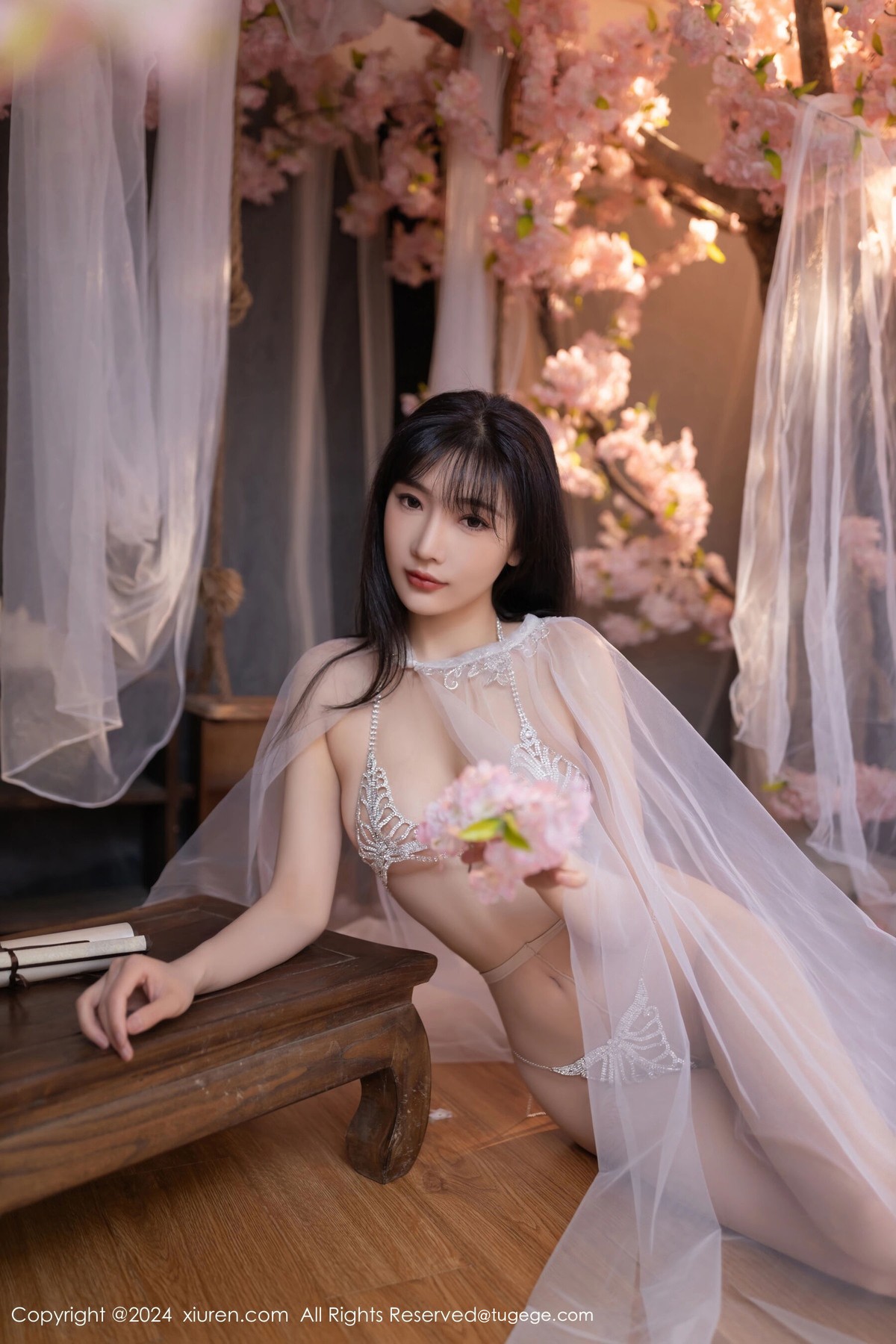 【XiuRen秀人網】20240704Vol8807陸萱萱【80P】-[秀人套图]