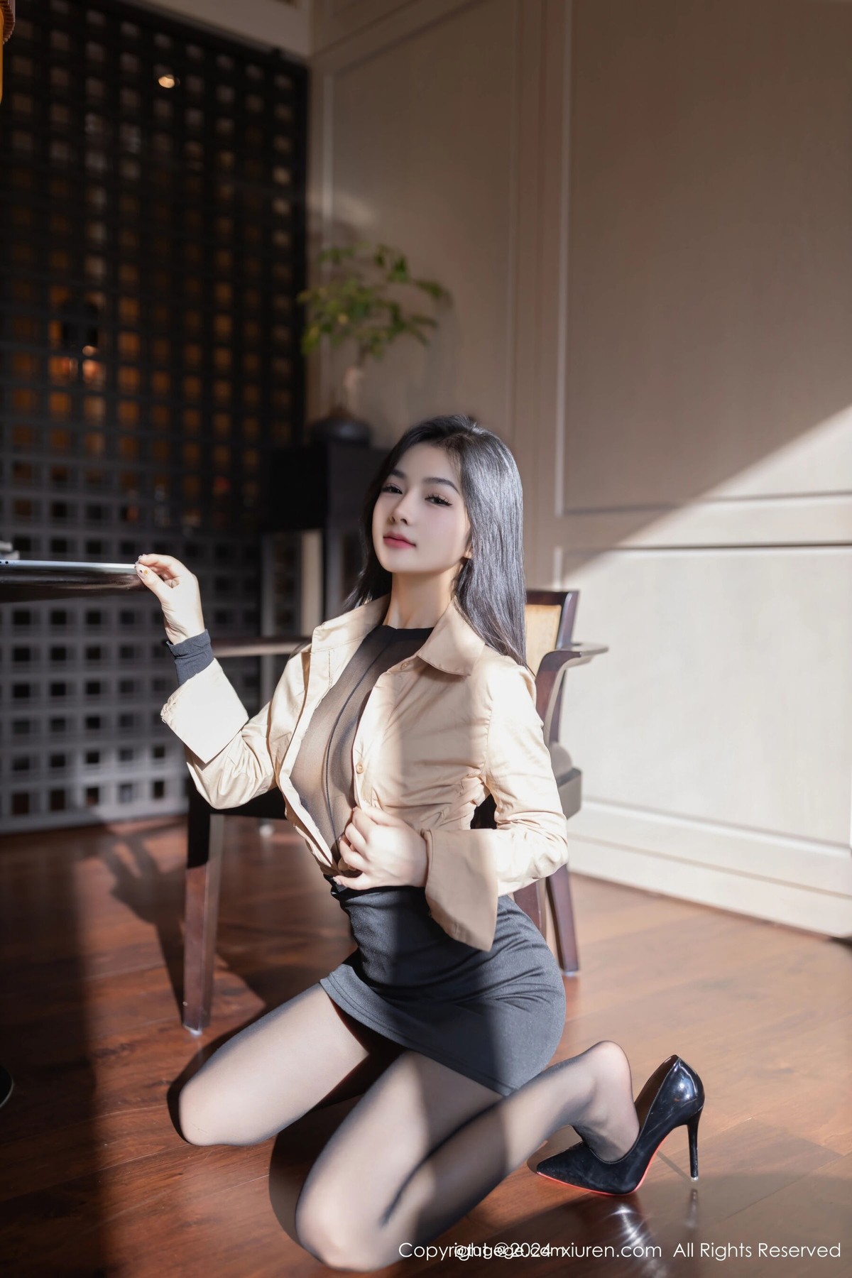 【XiuRen秀人網】20240710Vol8835譚小靈【80P】-[秀人套图]