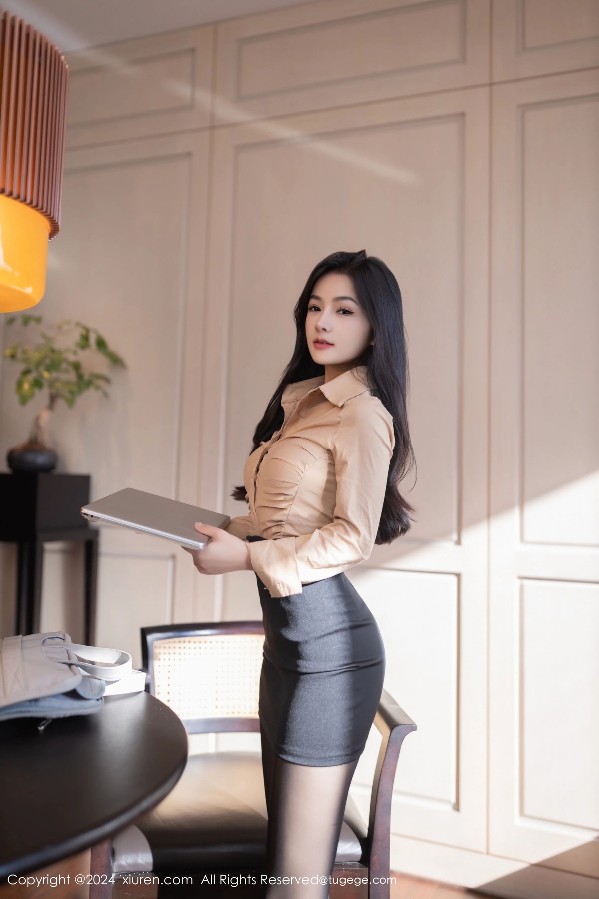 【XiuRen秀人網】20240710Vol8835譚小靈【80P】-[秀人套图]