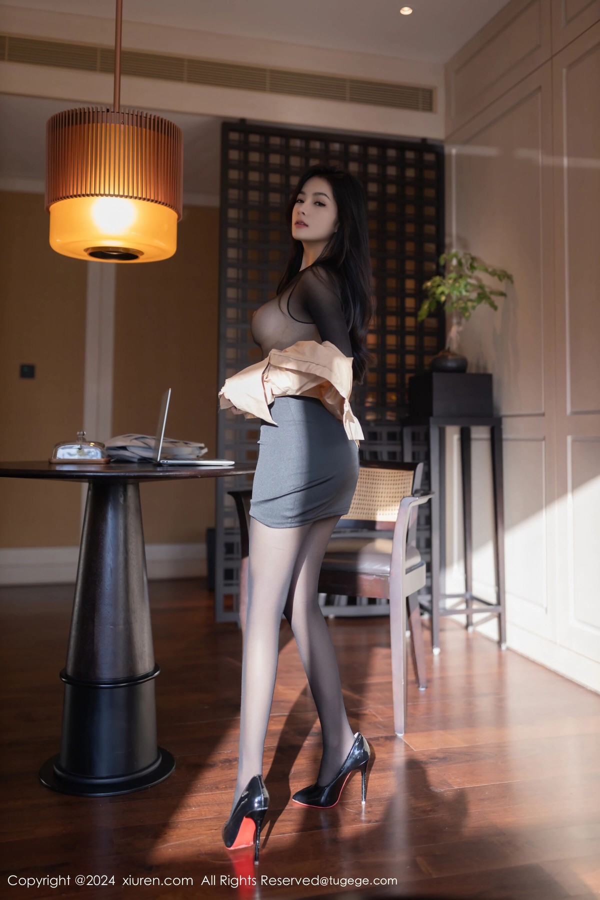 【XiuRen秀人網】20240710Vol8835譚小靈【80P】-[秀人套图]