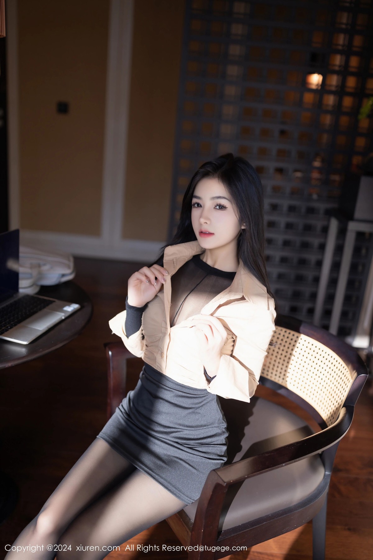 【XiuRen秀人網】20240710Vol8835譚小靈【80P】-[秀人套图]