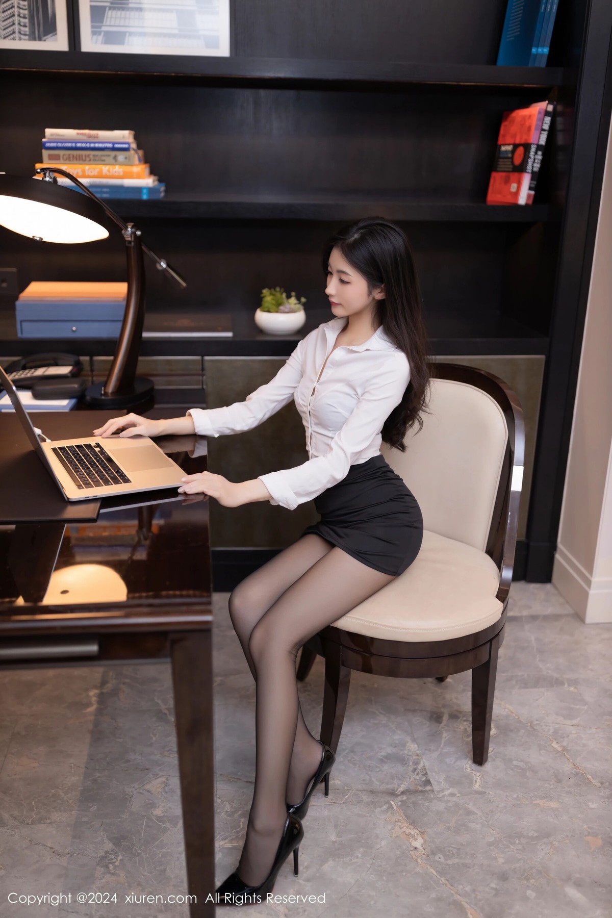 【XiuRen秀人網】20240709Vol8830魚尾fish【80P】-[秀人套图]