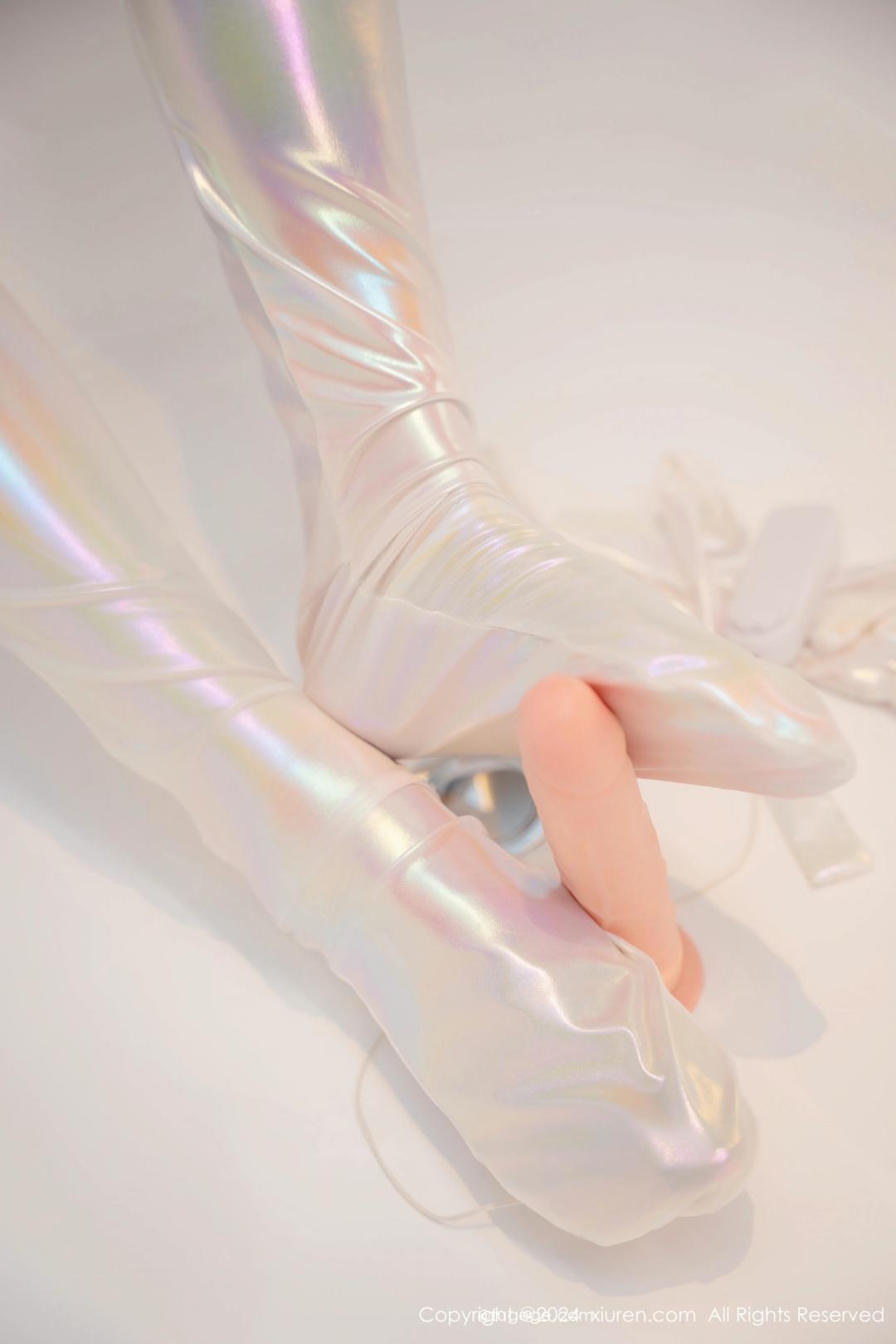 【XiuRen秀人網】20240711Vol8840徐若兮【75P】-[秀人套图]