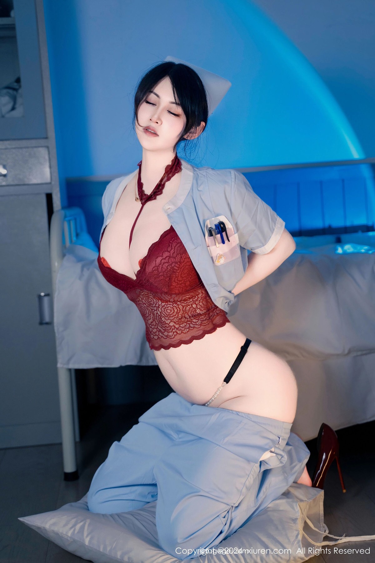 【XiuRen秀人網】20240715Vol8859詩詩kiki【114P】-[秀人套图]