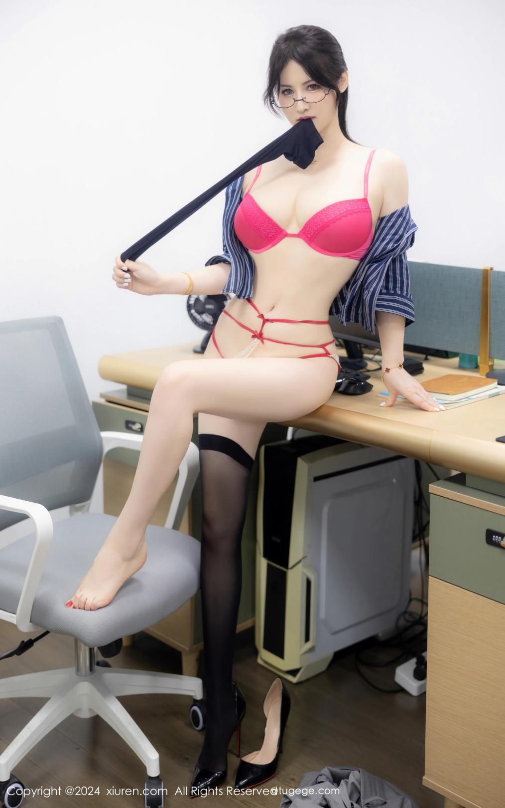 【XiuRen秀人網】20240805Vol8971詩詩kiki【85P】-[秀人套图]