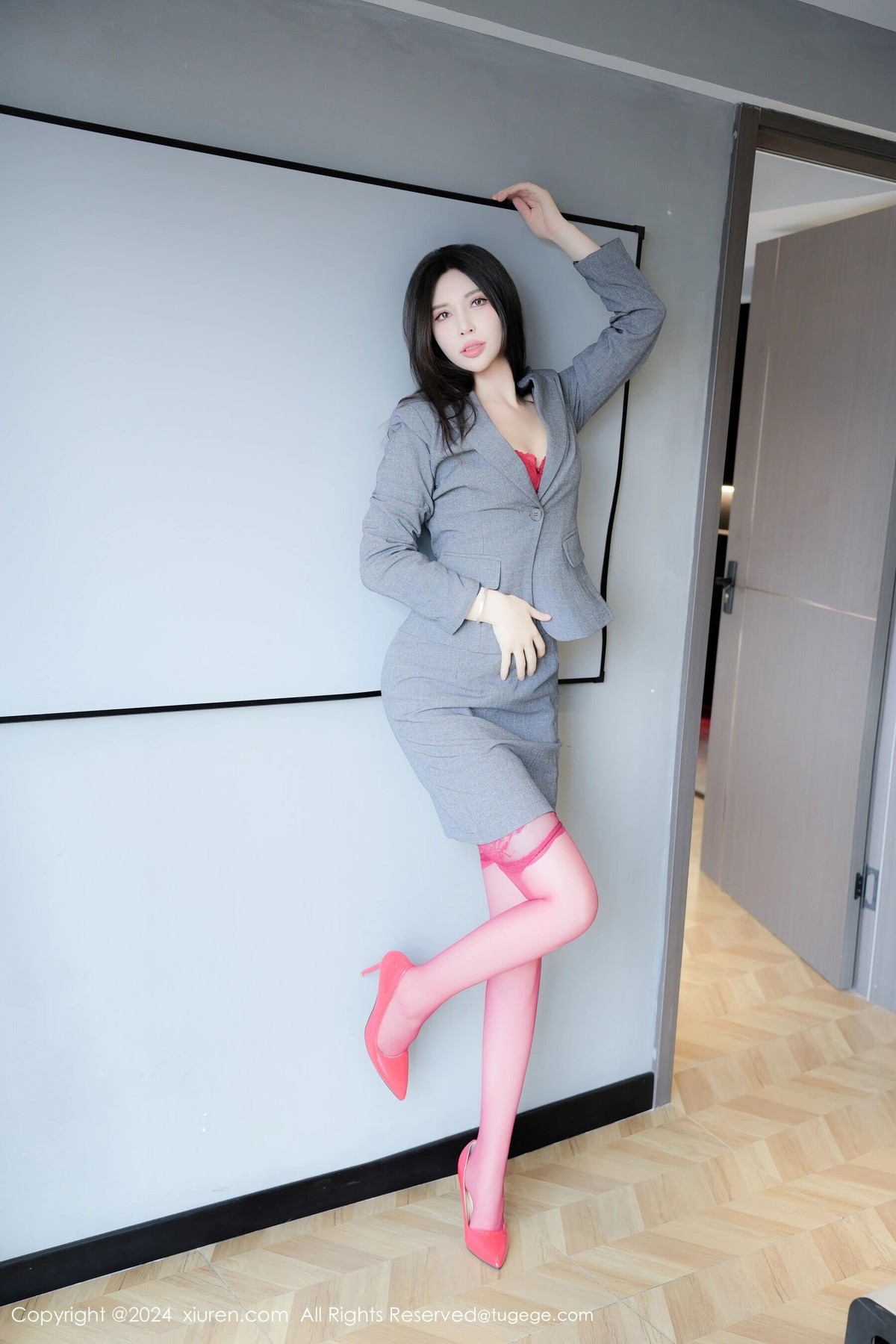 【XiuRen秀人網】20240805Vol8967曼柔【80P】-[秀人套图]