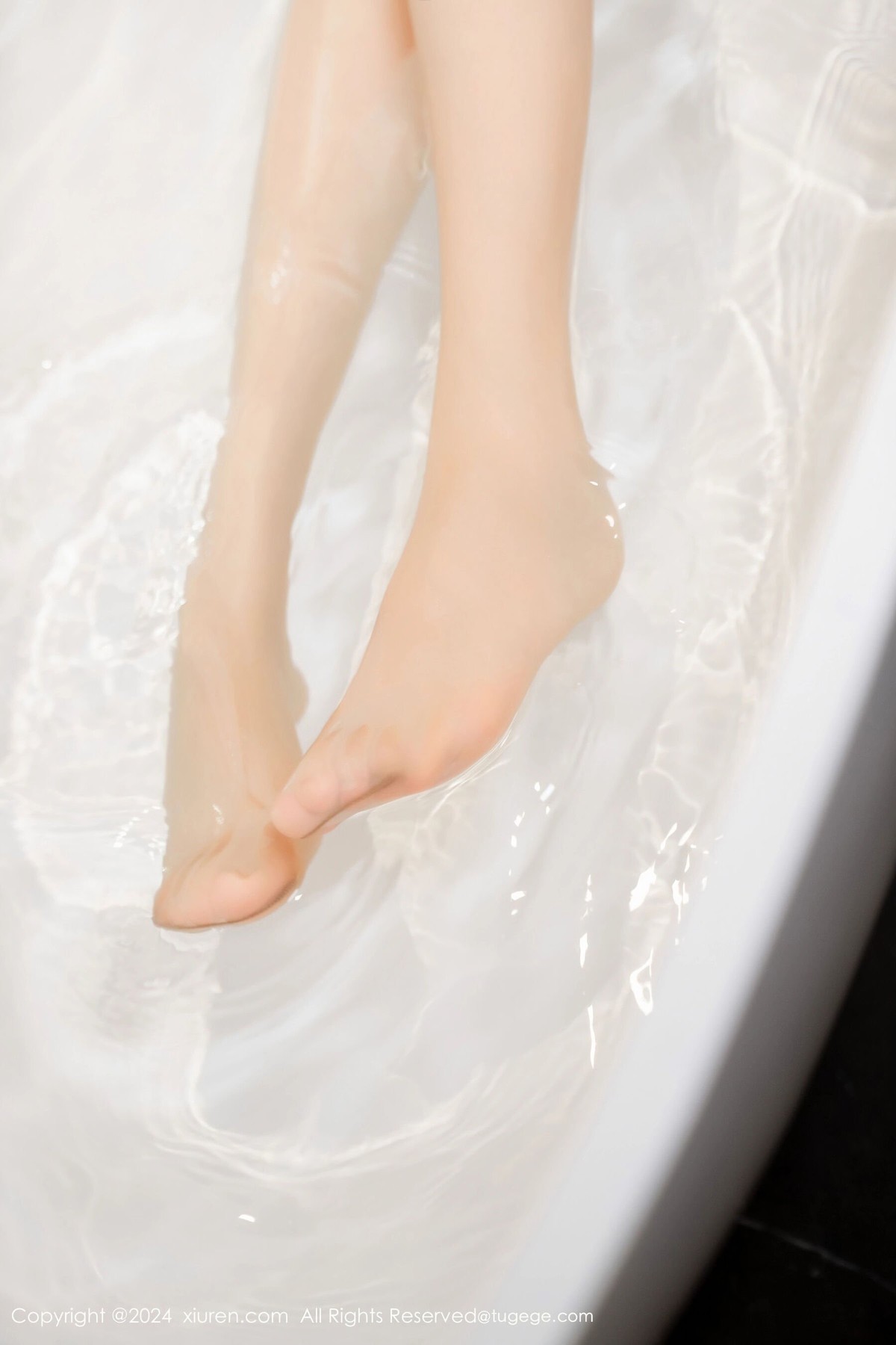 【XiuRen秀人網】20240809Vol8998利世【100P】-[秀人套图]