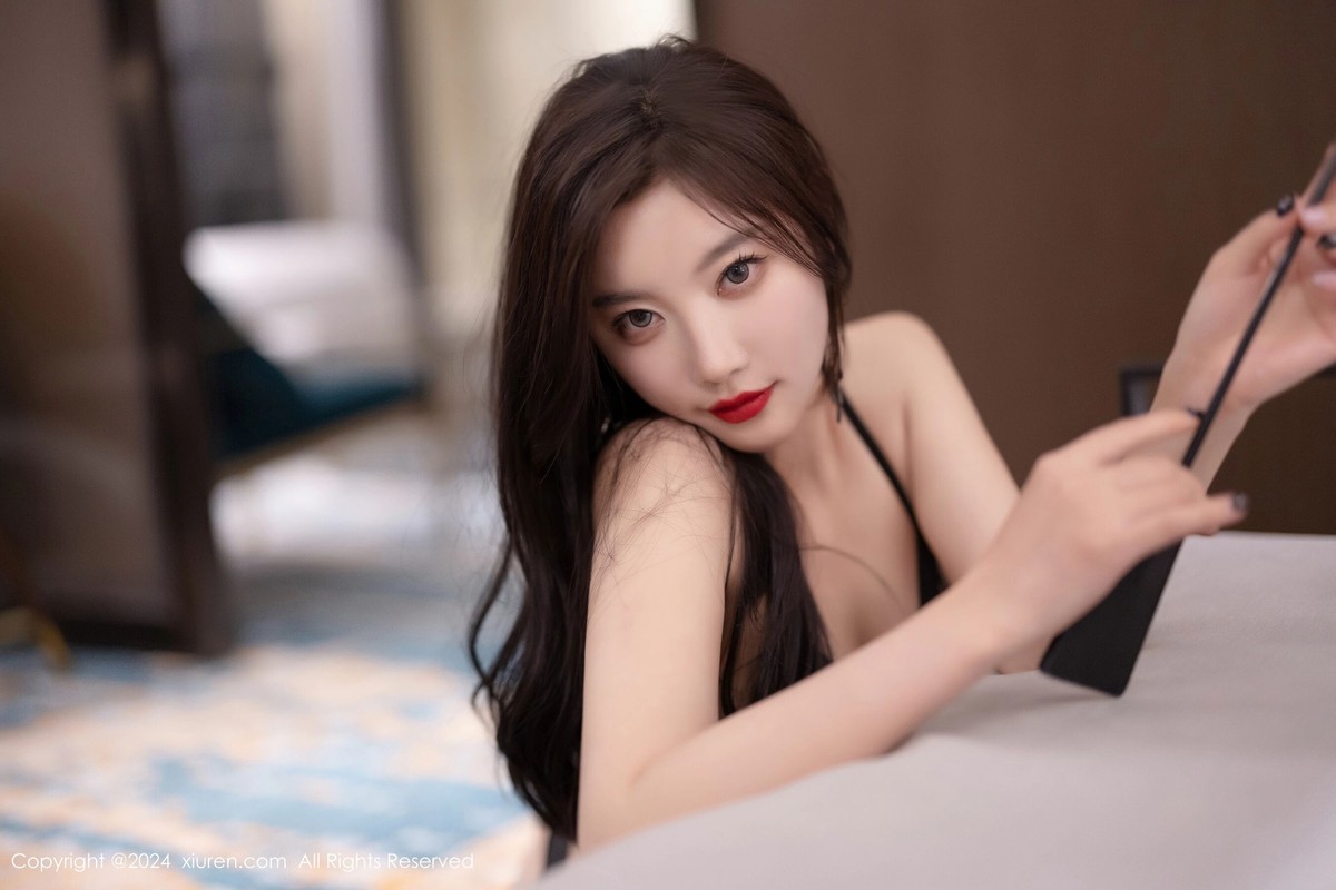 【XiuRen秀人網】20240816Vol9028楊晨晨Yome【80P】-[秀人套图]