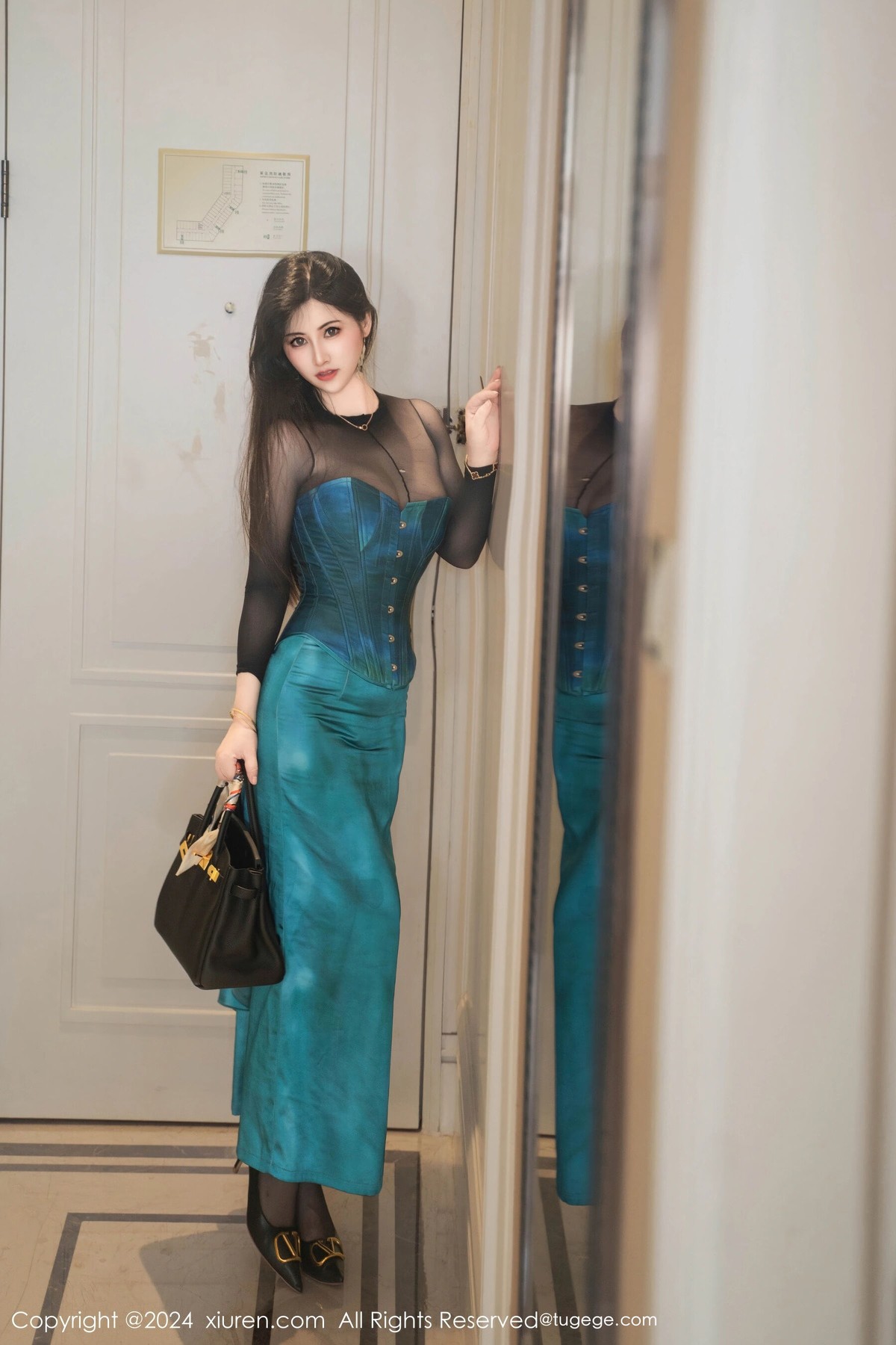 【XiuRen秀人網】20240819Vol9039詩詩kiki【134P】-[秀人套图]