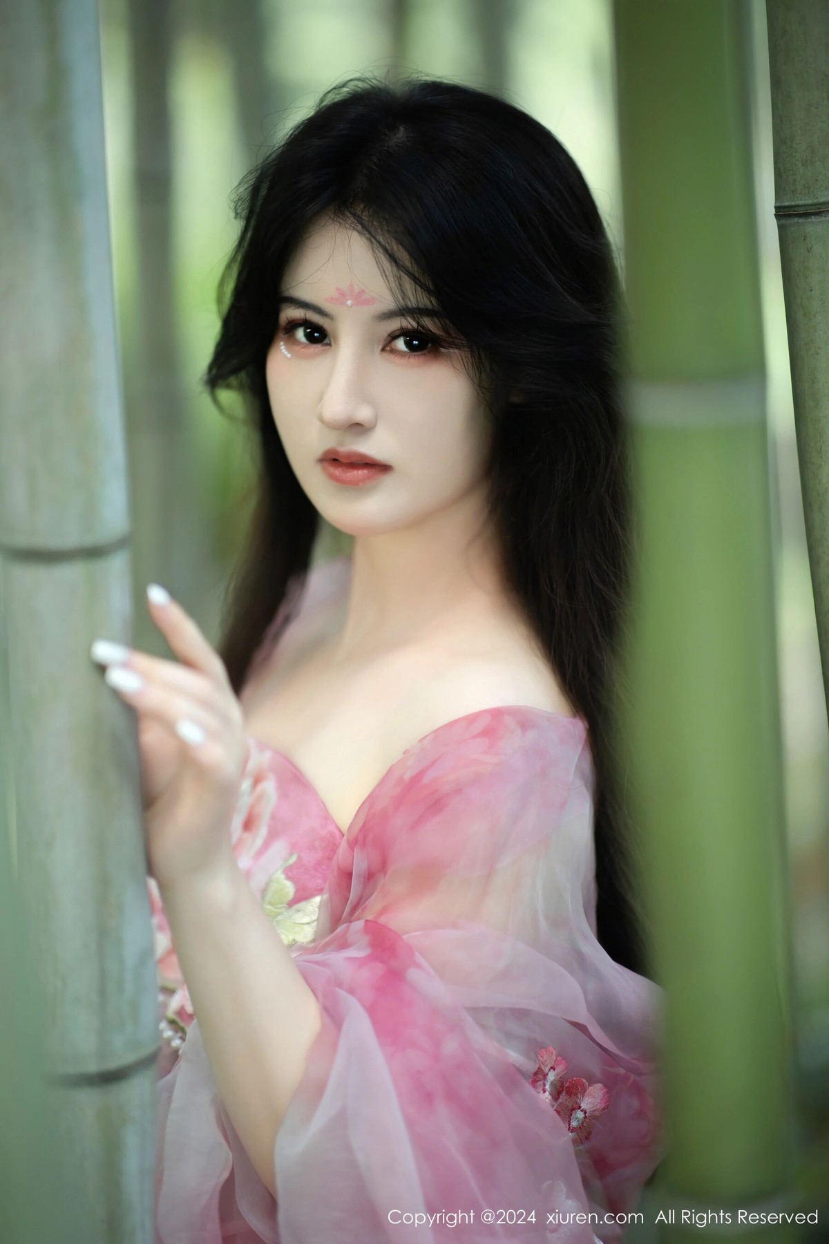 【XiuRen秀人網】20240902Vol9100詩詩kiki【70P】-[秀人套图]