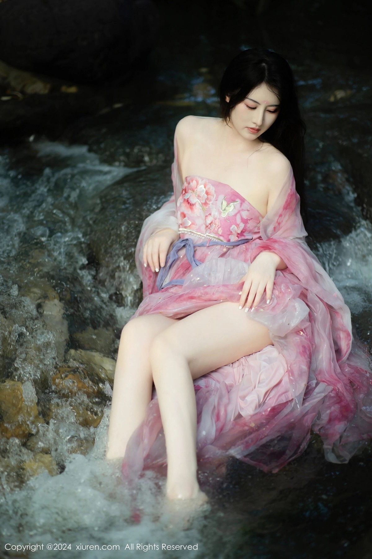 【XiuRen秀人網】20240902Vol9100詩詩kiki【70P】-[秀人套图]