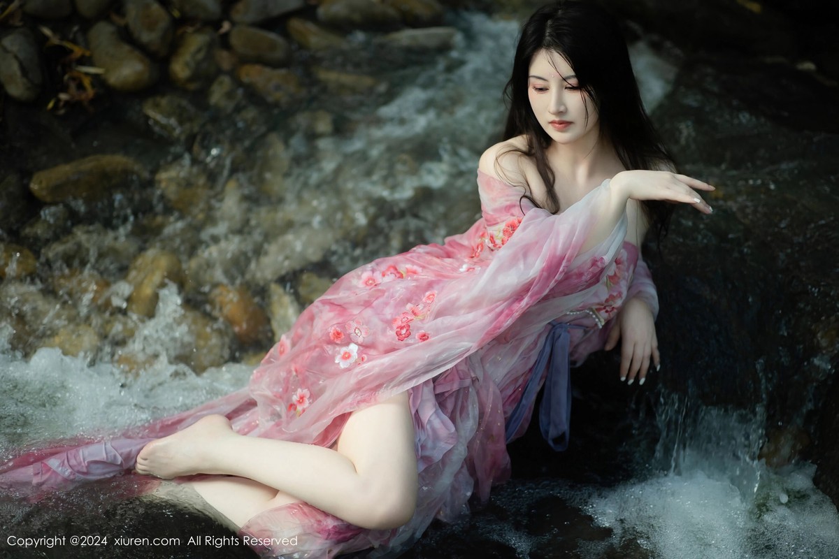 【XiuRen秀人網】20240902Vol9100詩詩kiki【70P】-[秀人套图]