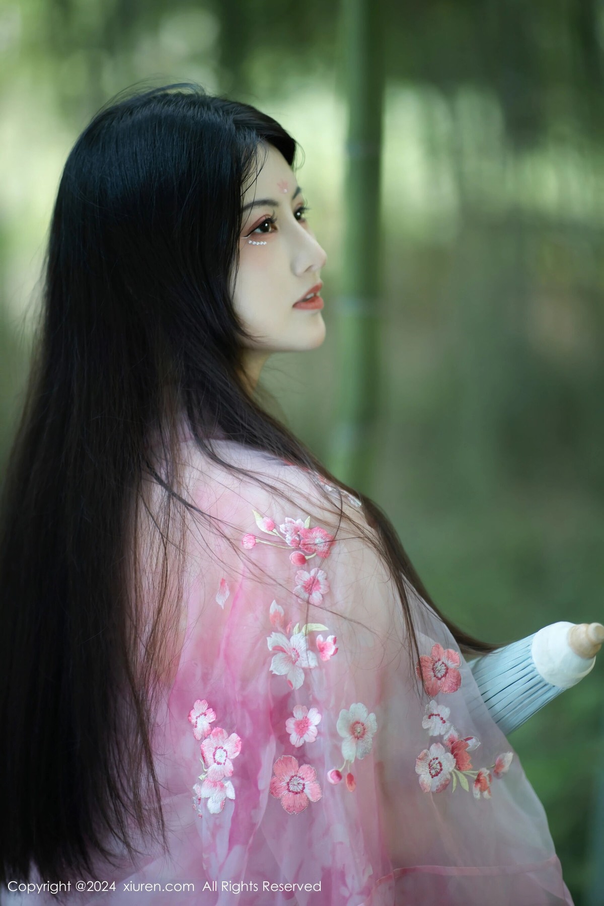 【XiuRen秀人網】20240902Vol9100詩詩kiki【70P】-[秀人套图]