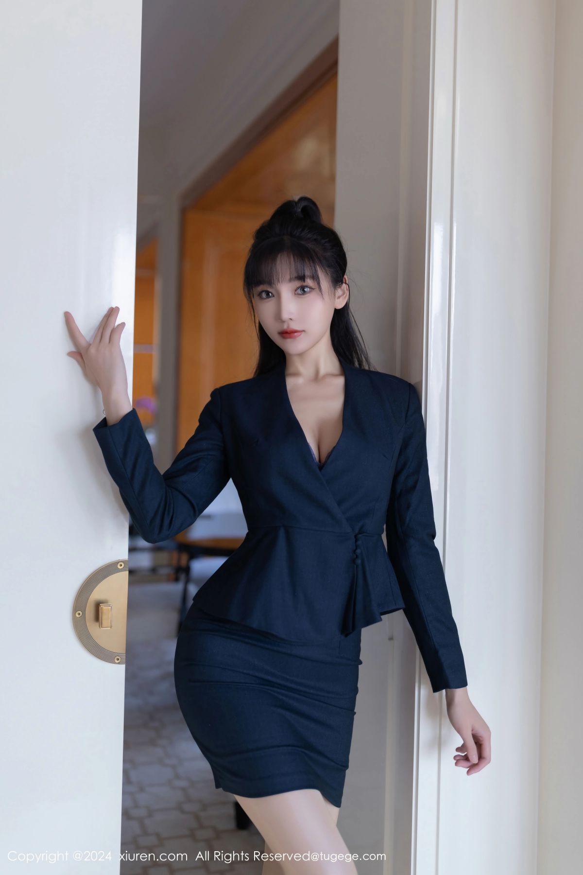 【XIUREN秀人網】20241010Vol9263陸萱萱【80P】-[秀人套图]