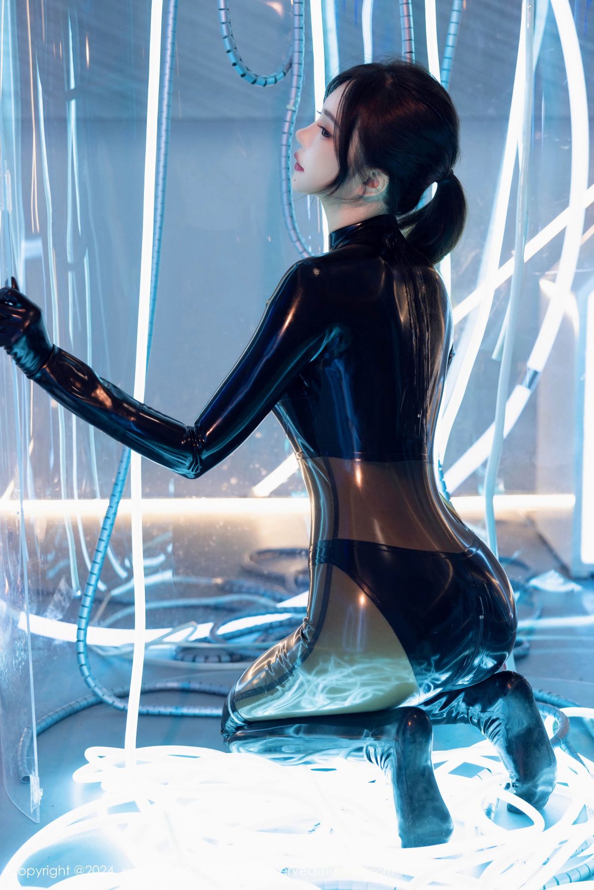 【XiuRen秀人網】20240930Vol9235綺裏嘉ula【96P】-[秀人套图]