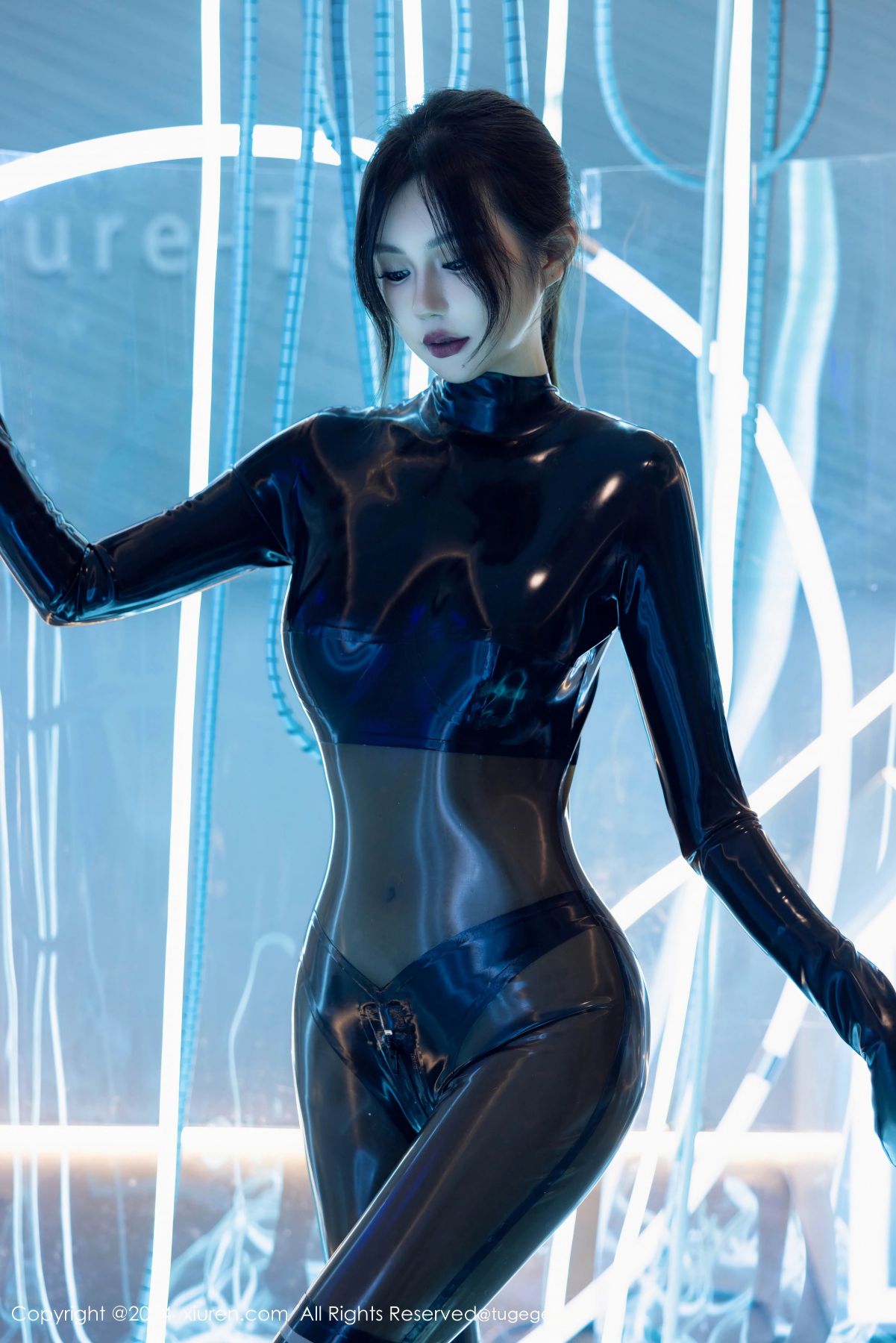 【XiuRen秀人網】20240930Vol9235綺裏嘉ula【96P】-[秀人套图]