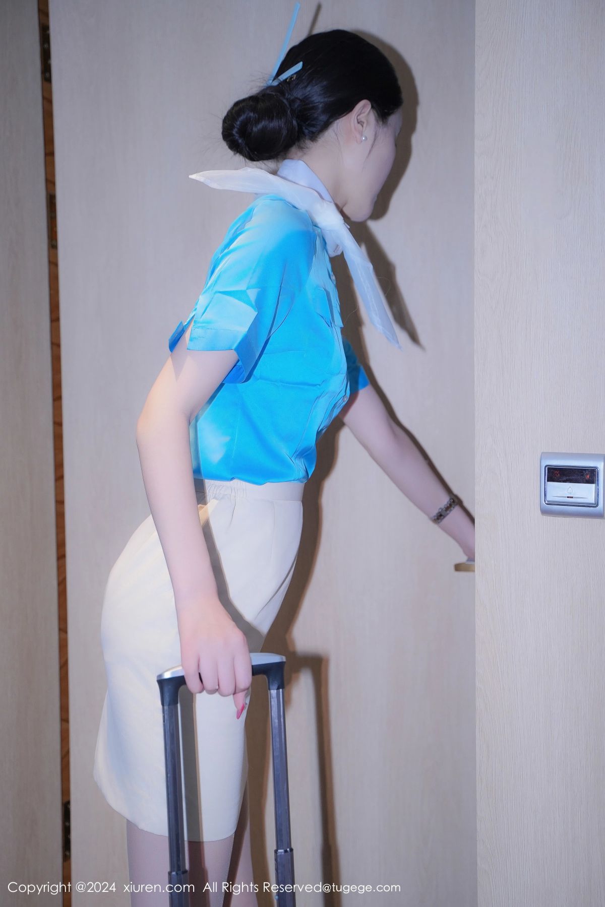 【XIUREN秀人網】20241011Vol9269Erikaki【82P】-[秀人套图]