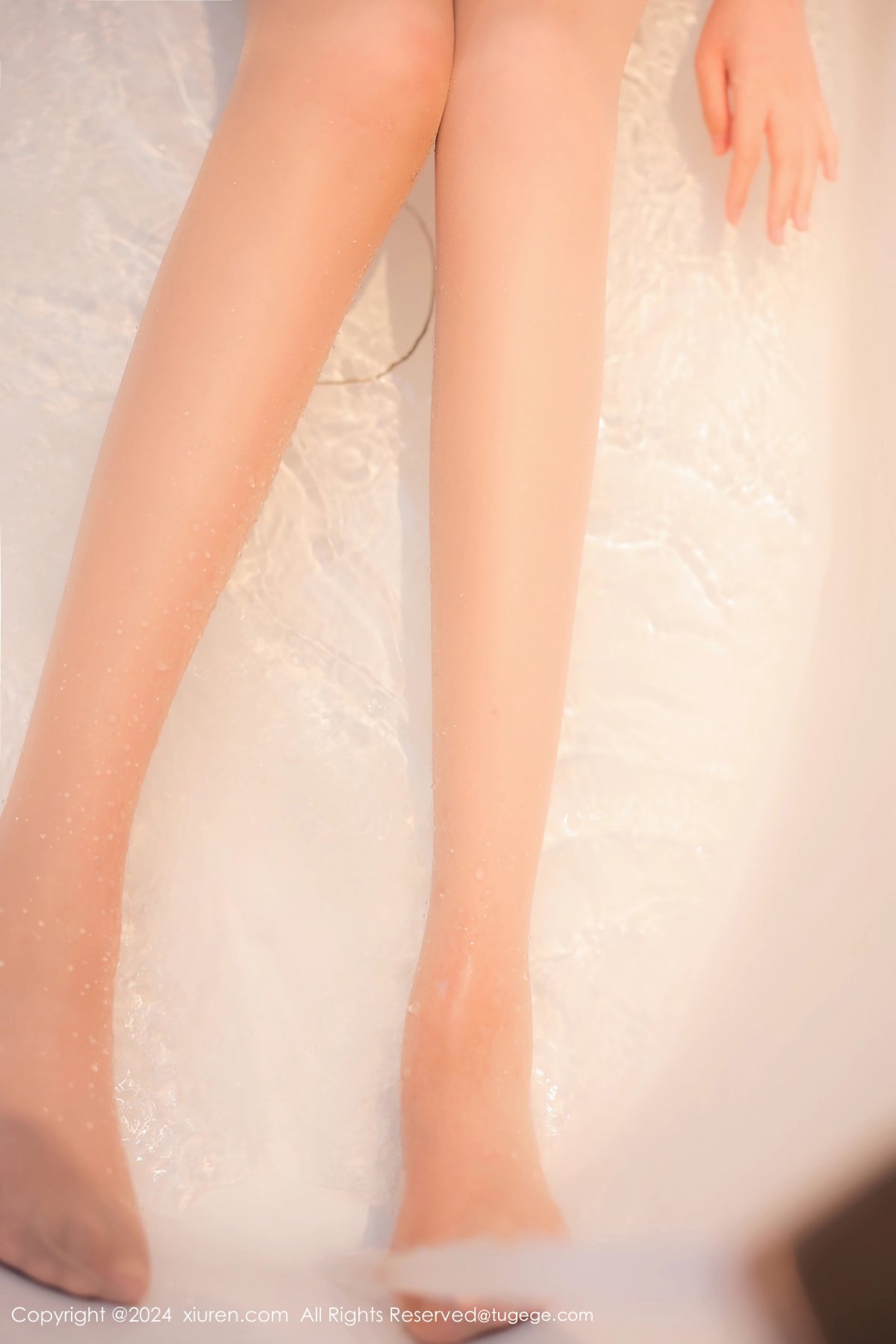 【XIUREN秀人網】20241018Vol9306柚柚小奶瓶【80P】-[秀人套图]