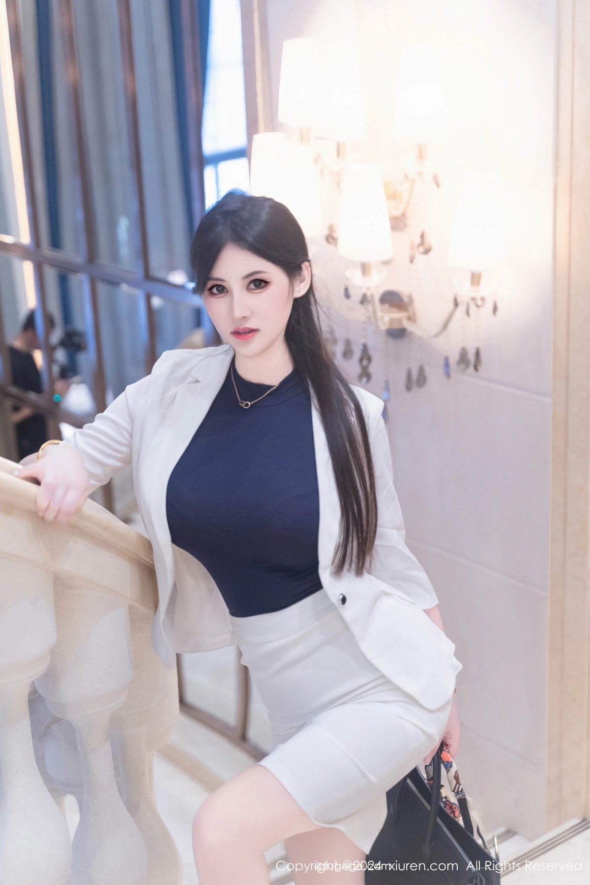 【XIUREN秀人網】20241021Vol9319詩詩kiki【98P】-[秀人套图]